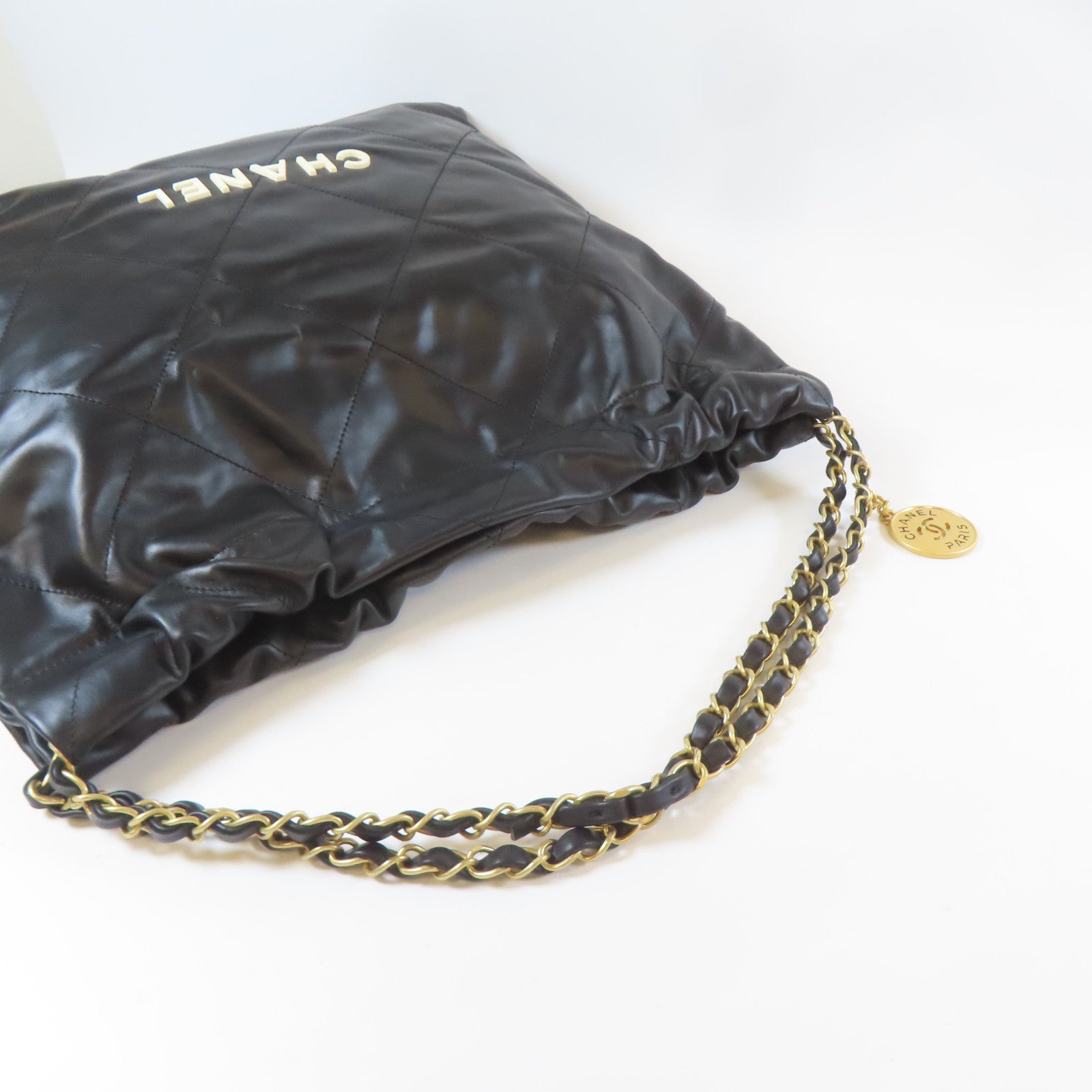 CHANEL 菱格羊皮皮革Chanel 22 Chain Shoulder Bag金扣鏈帶肩背袋黑色