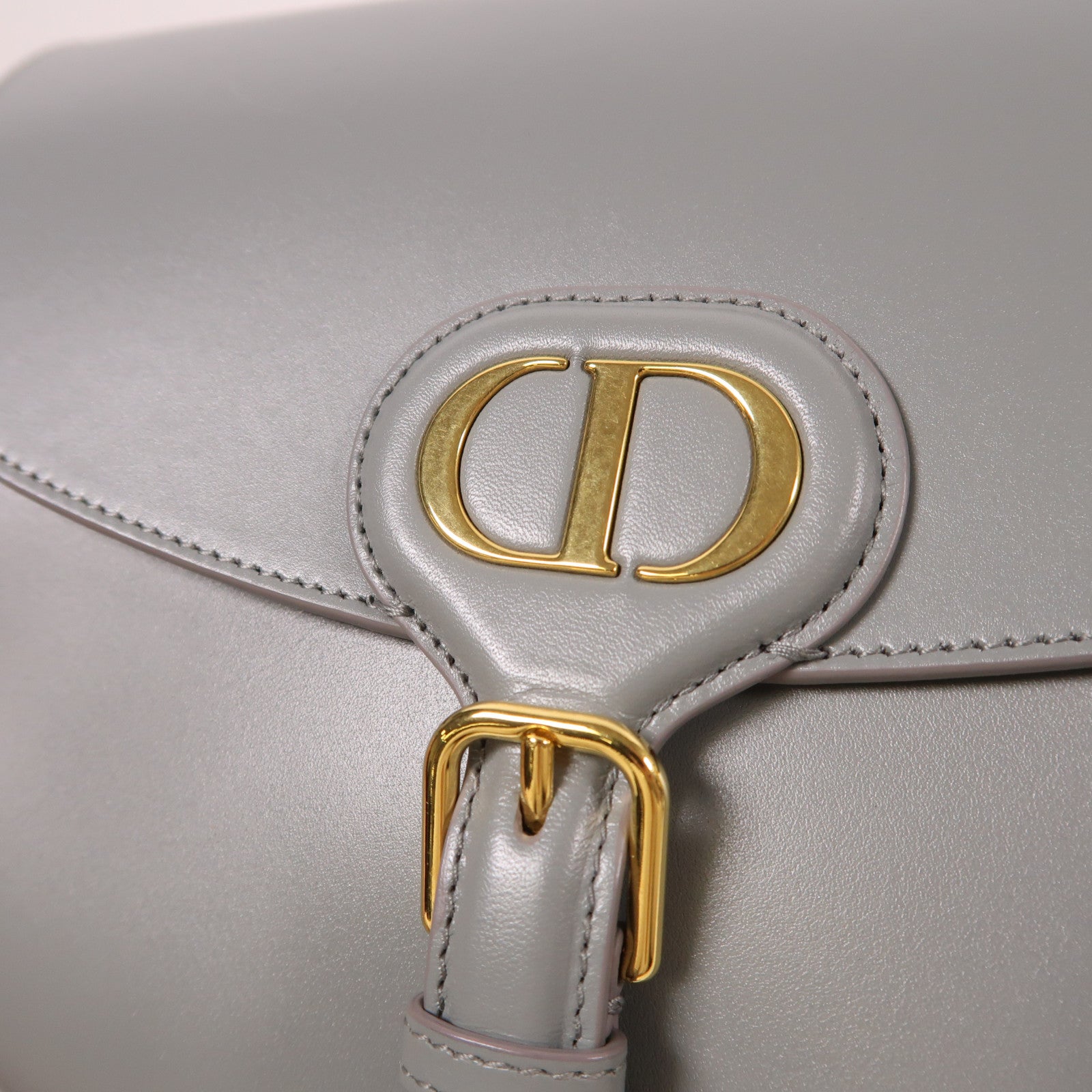 Dior 牛皮皮革Bobby Bag金扣肩背袋