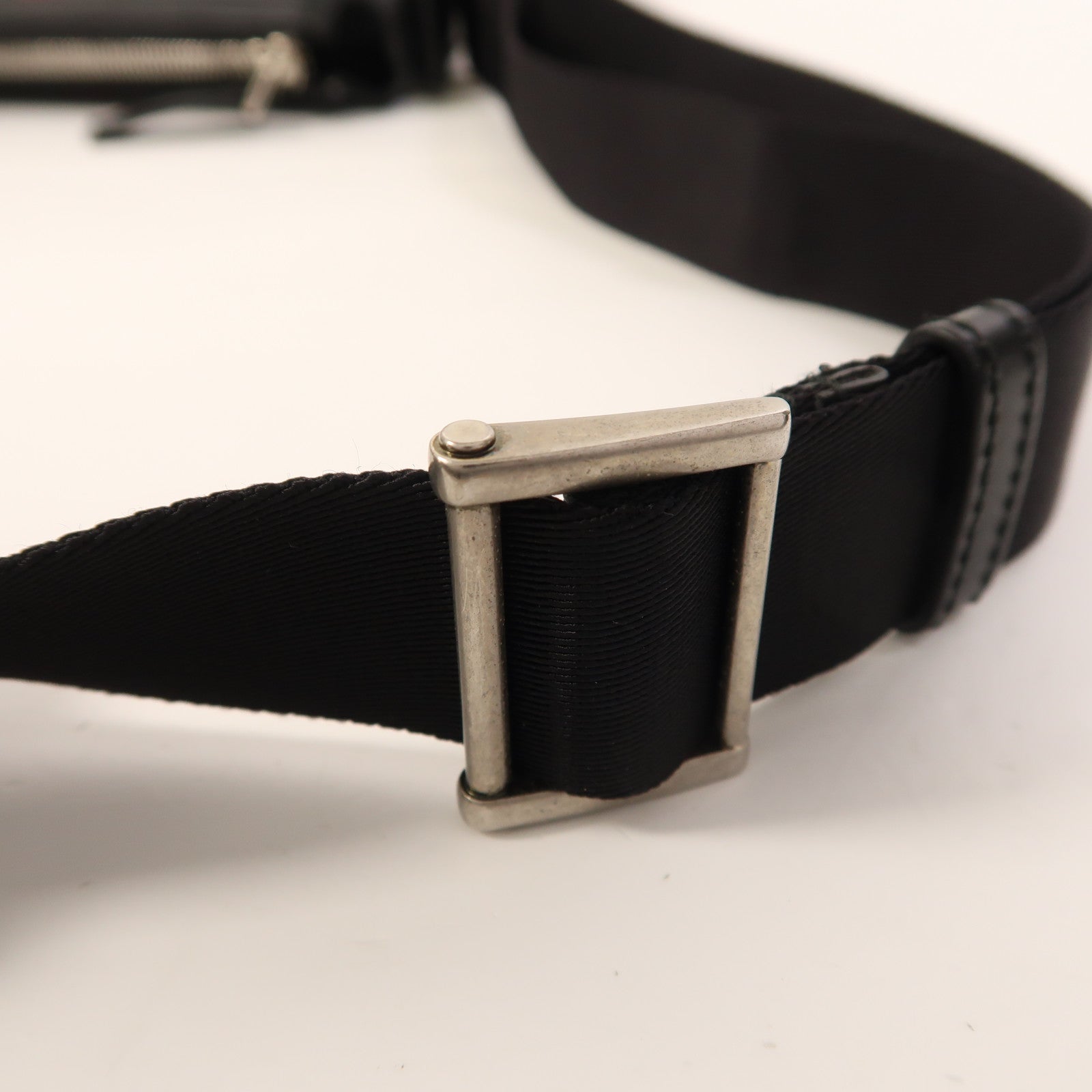 GUCCI 塗層帆布GG Supreme Shoulder Bag銀扣肩背袋