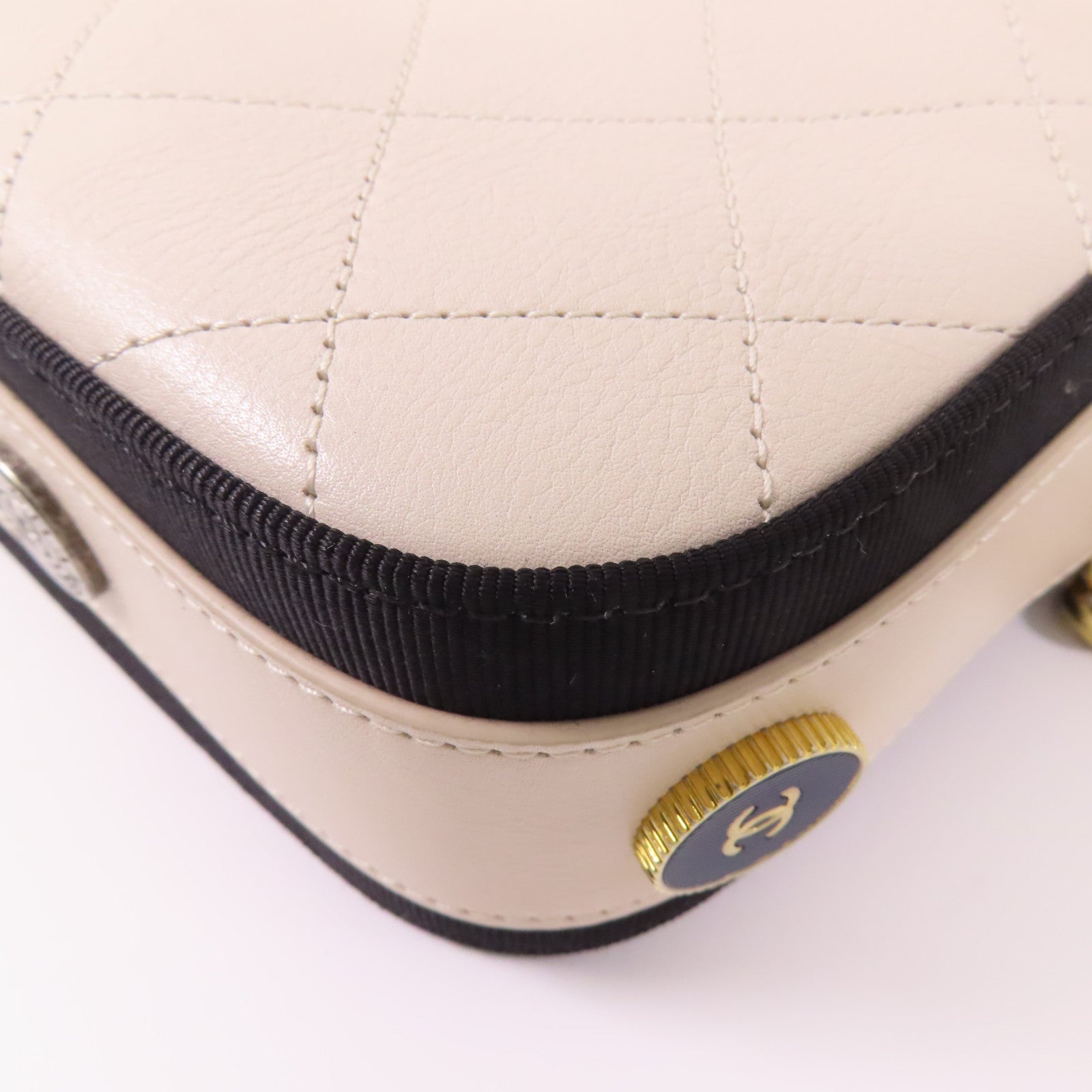 CHANEL 牛皮皮革Camera Bag金扣鏈帶肩背袋