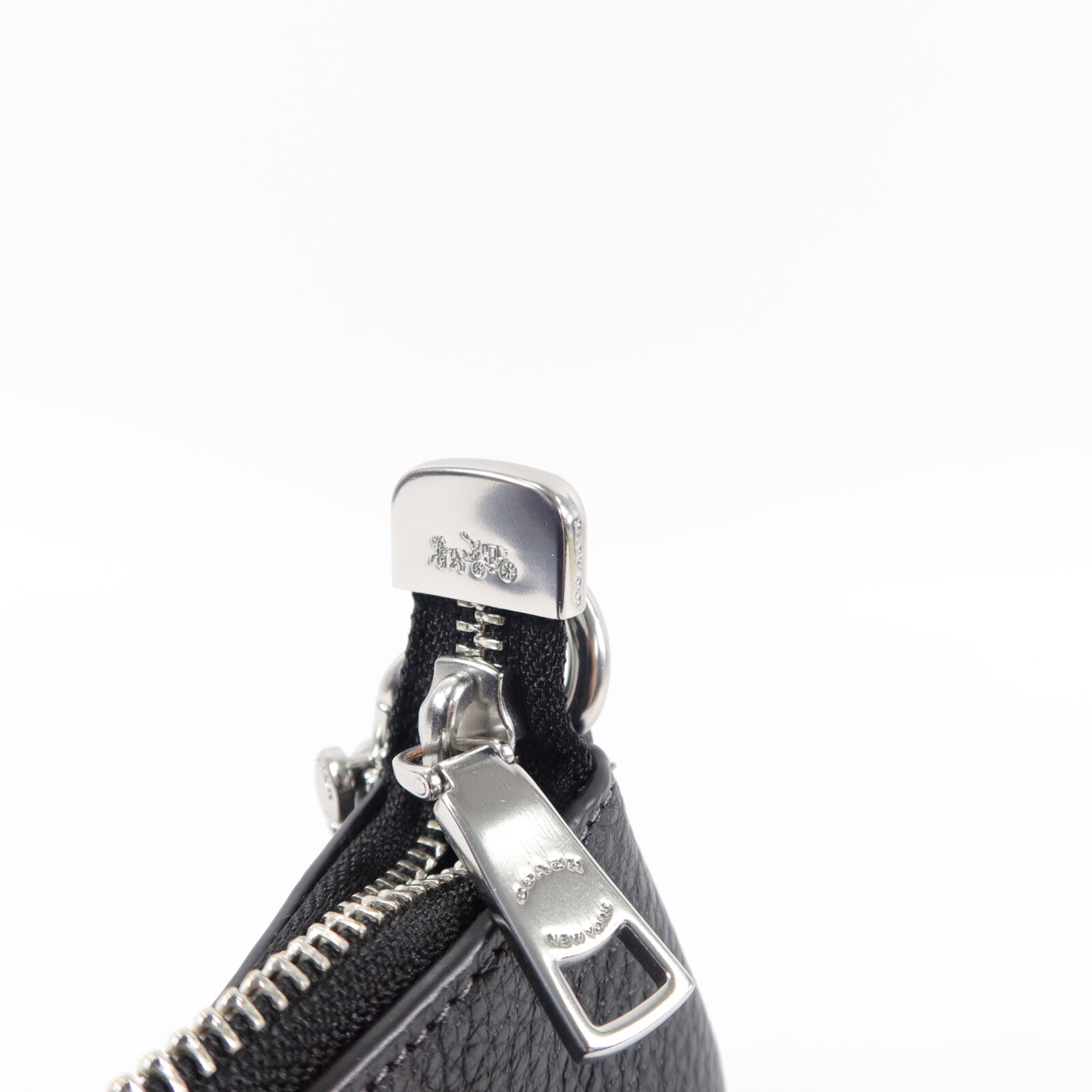 COACH 牛皮皮革Charlotte鏈帶肩背袋