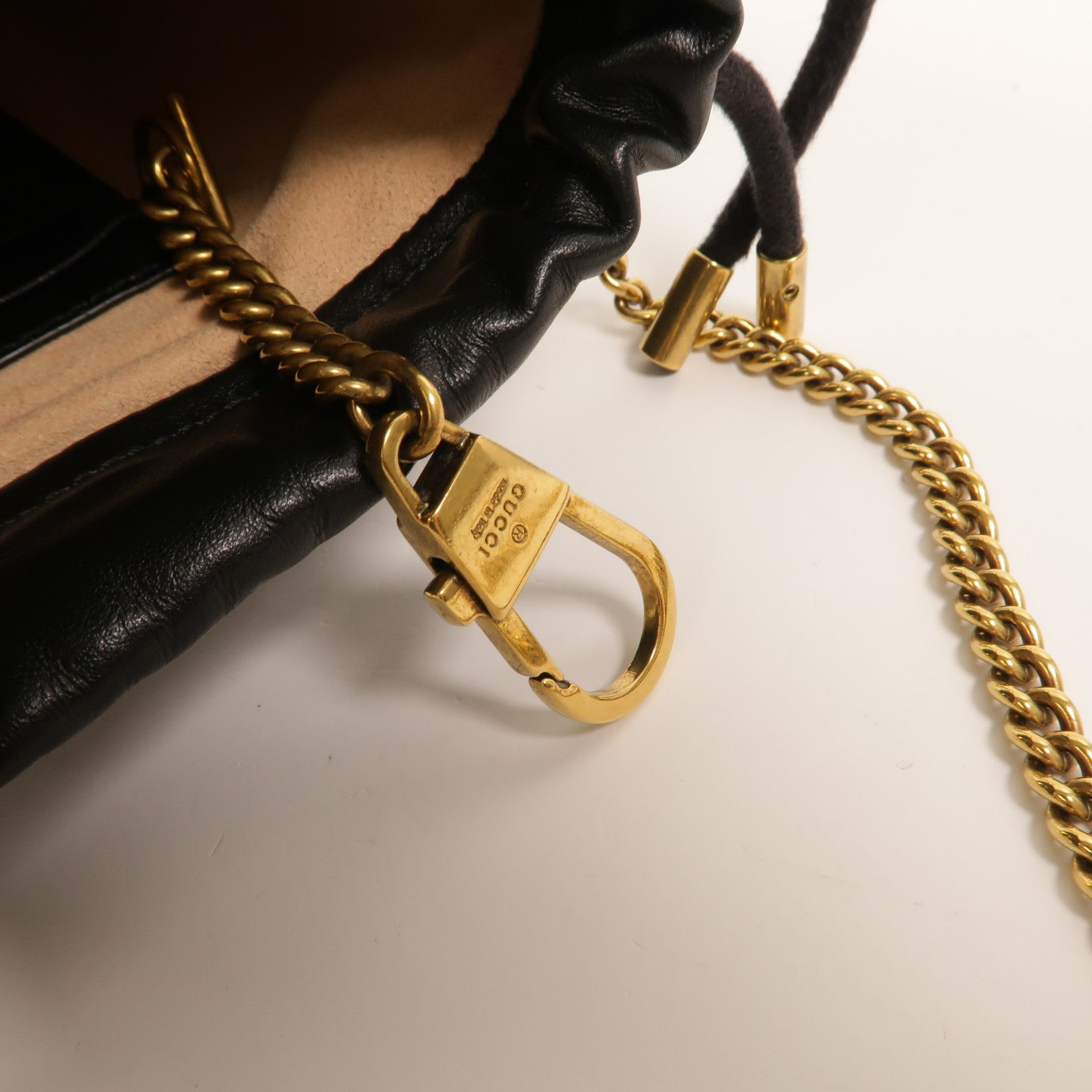 GUCCI 牛皮皮革GG Marmont Bucket鏈帶肩背袋