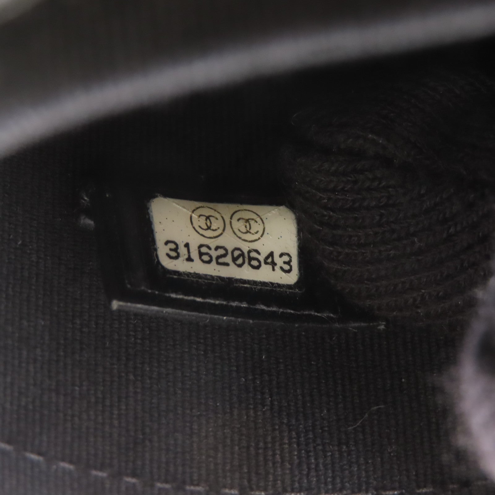 CHANEL 牛皮皮革Chain Shoulder金扣鏈帶肩背袋黑色