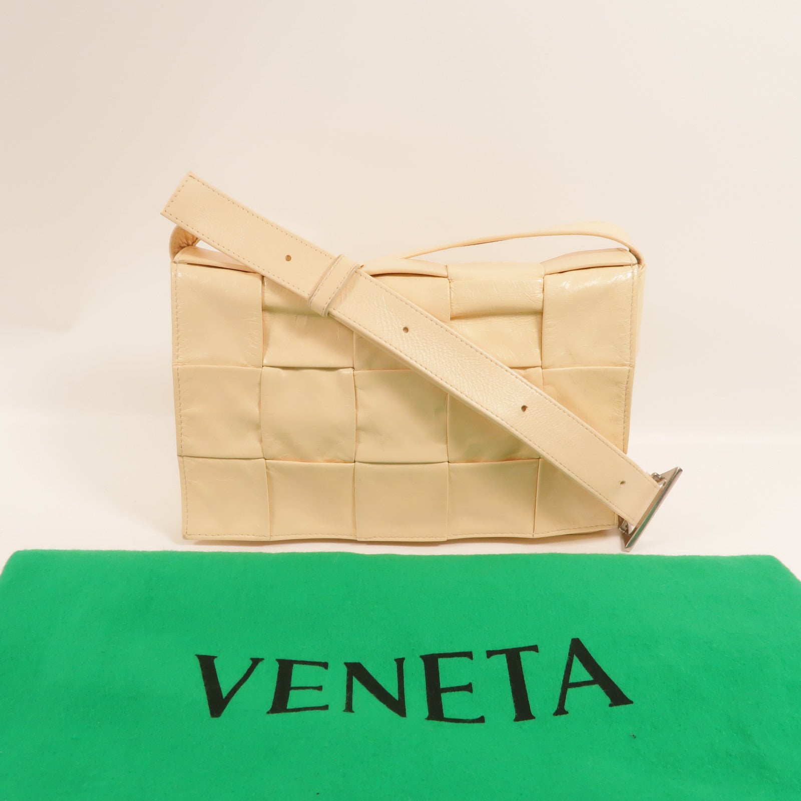 BOTTEGA VENETA 羊皮皮革Cassette Bag肩背袋