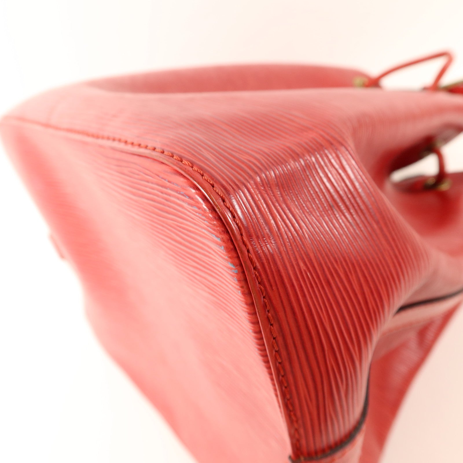 LOUIS VUITTON Epi Petit Noe金扣肩背袋