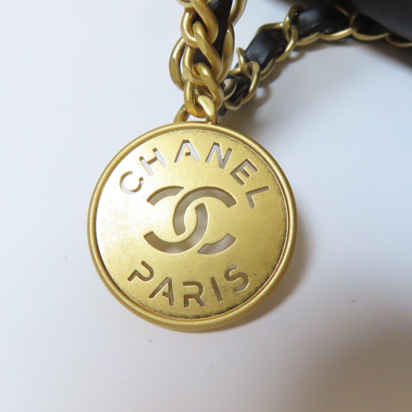 CHANEL 菱格羊皮皮革Chanel 22 Chain Shoulder Bag金扣鏈帶肩背袋黑色