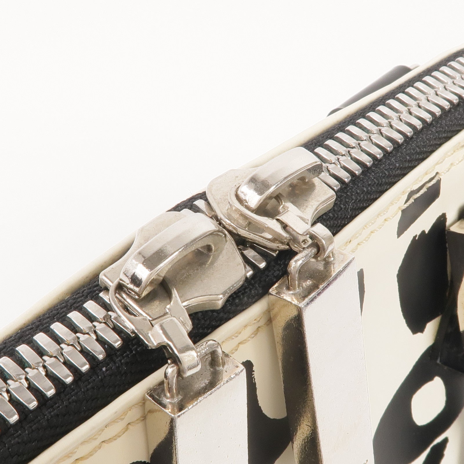 LOUIS VUITTON Monogram Graffiti Alma Horizontal Handbag銀扣手挽袋