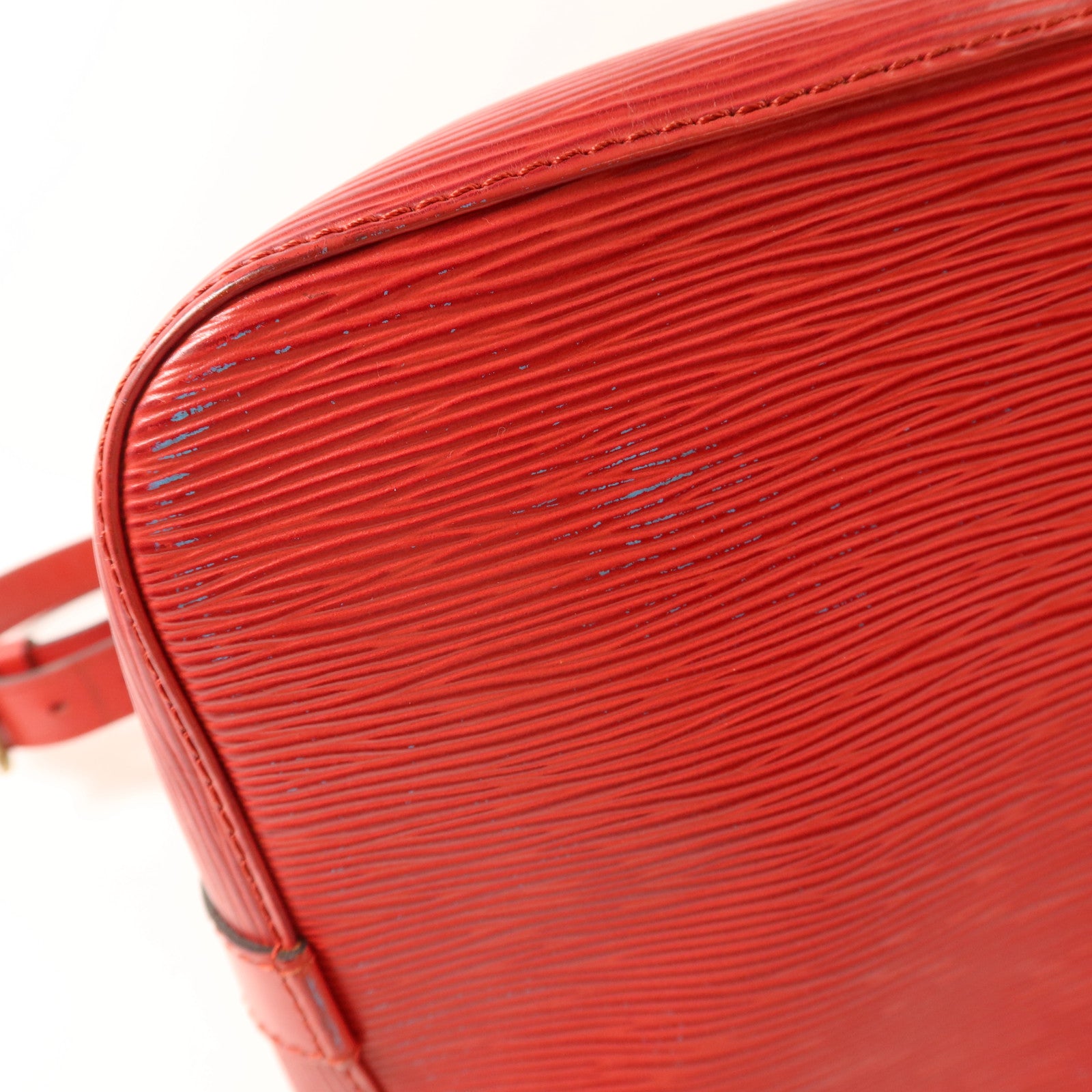 LOUIS VUITTON 【激減優惠】Epi Petit Noe金扣肩背袋