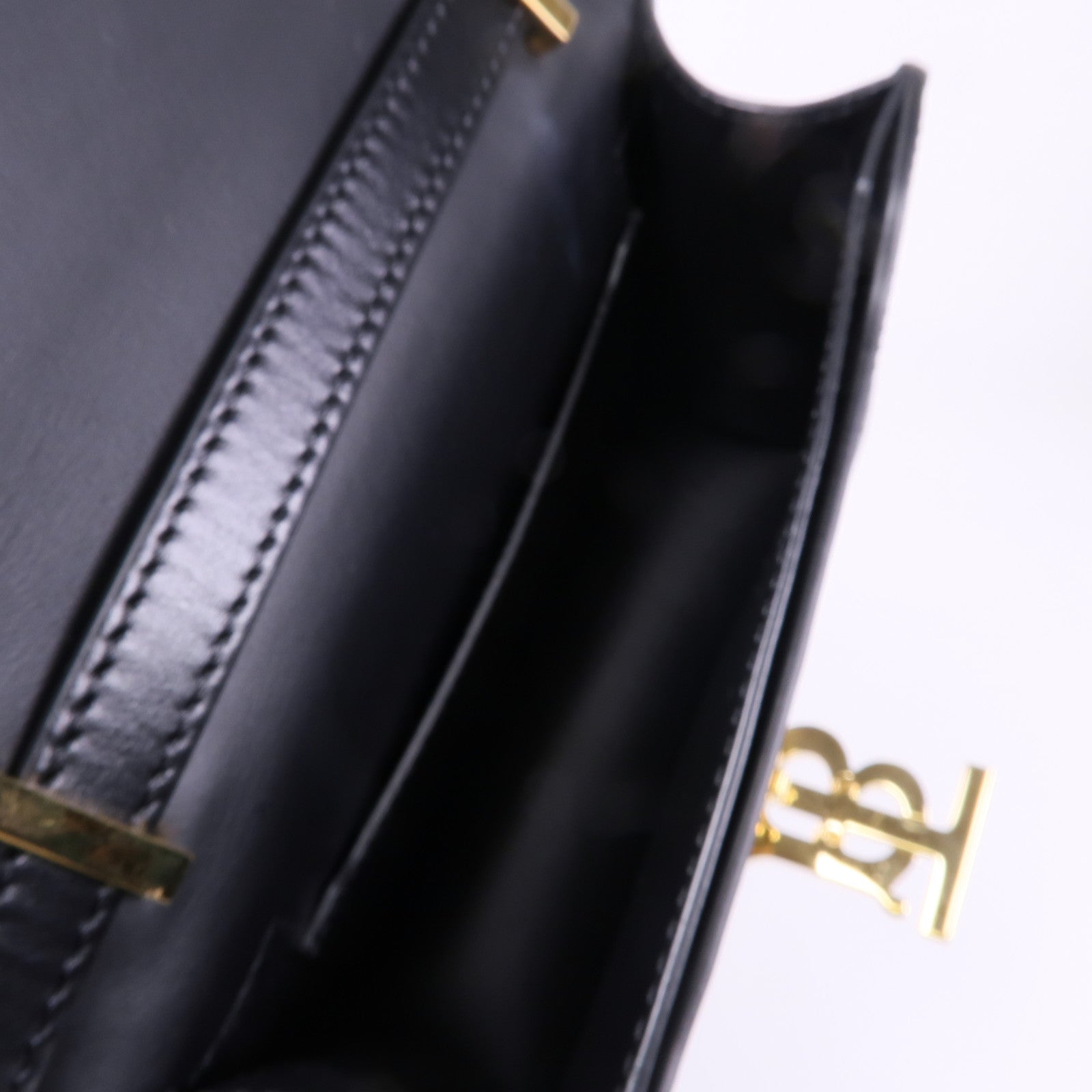 BURBERRY 牛皮皮革Mini TB Bag金扣肩背袋