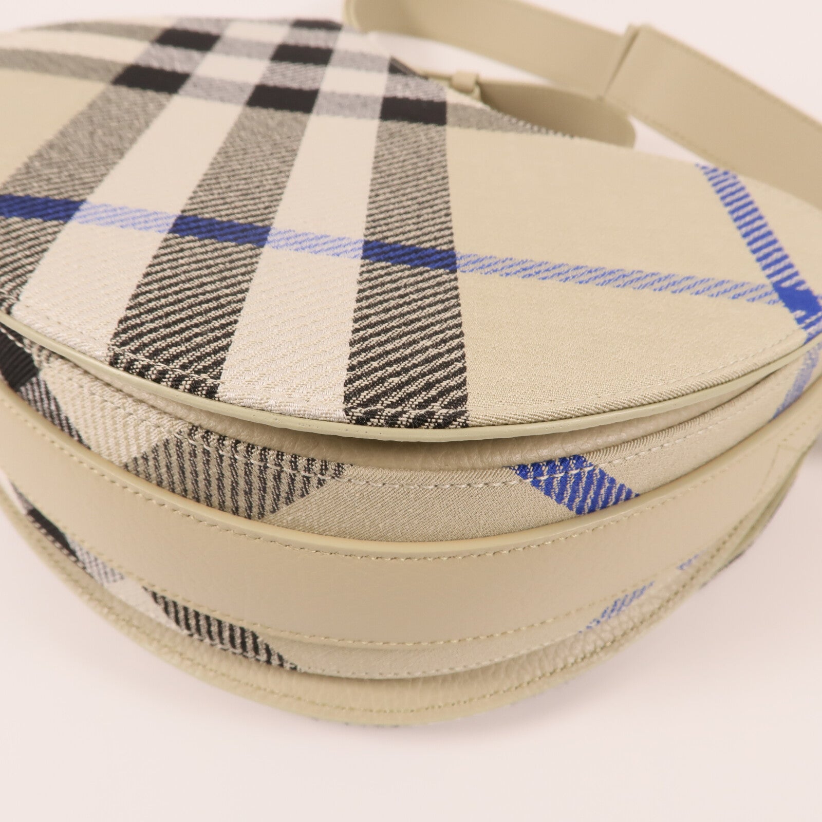 BURBERRY 帆布Shoulder Bag金扣肩背袋