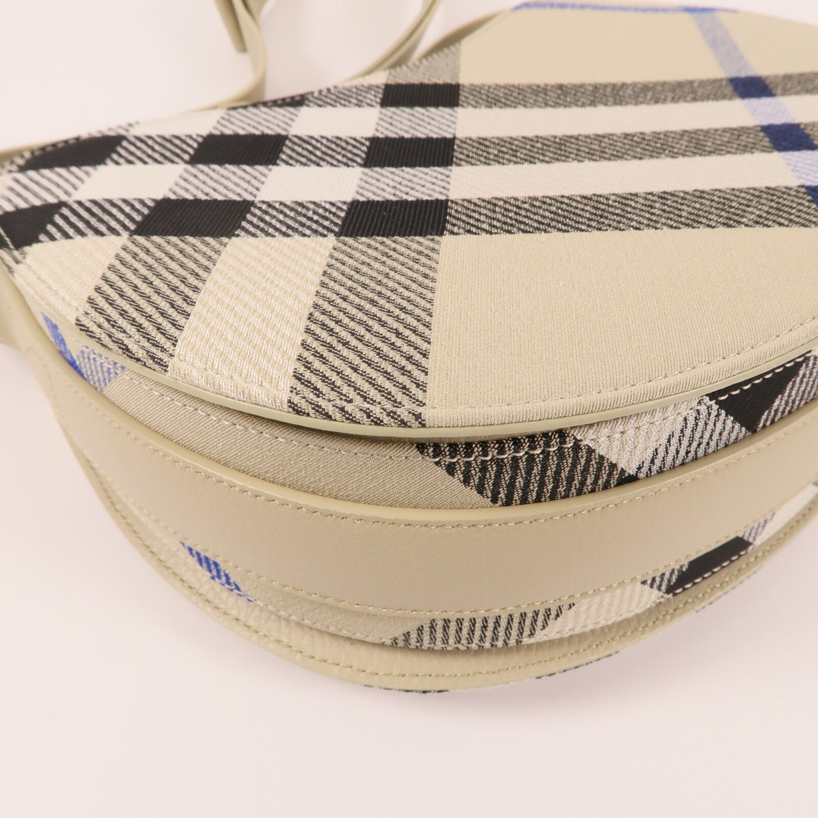 BURBERRY 帆布Shoulder Bag金扣肩背袋