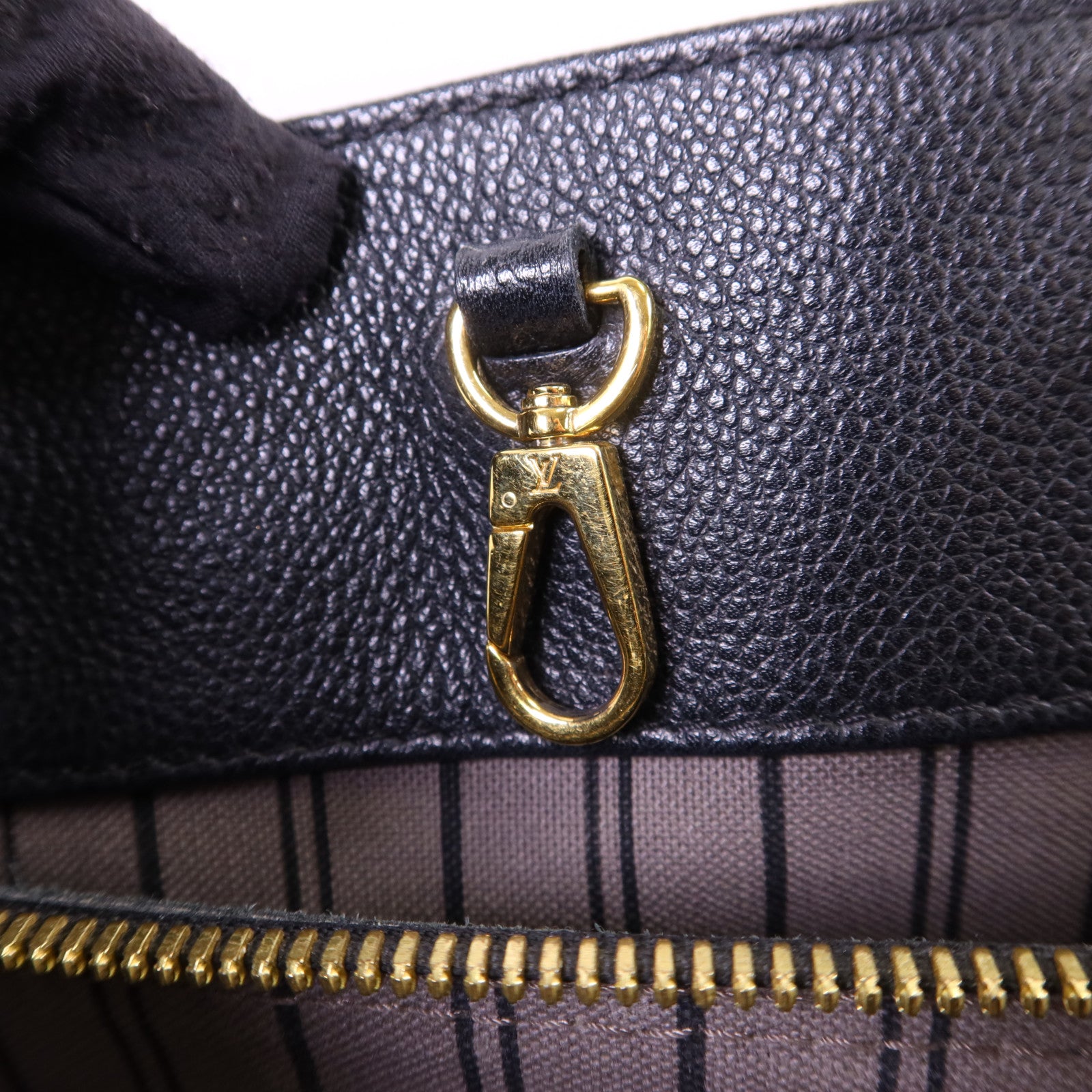 LOUIS VUITTON Monogram Empreinte Montaigne MM金扣手挽肩背兩用袋