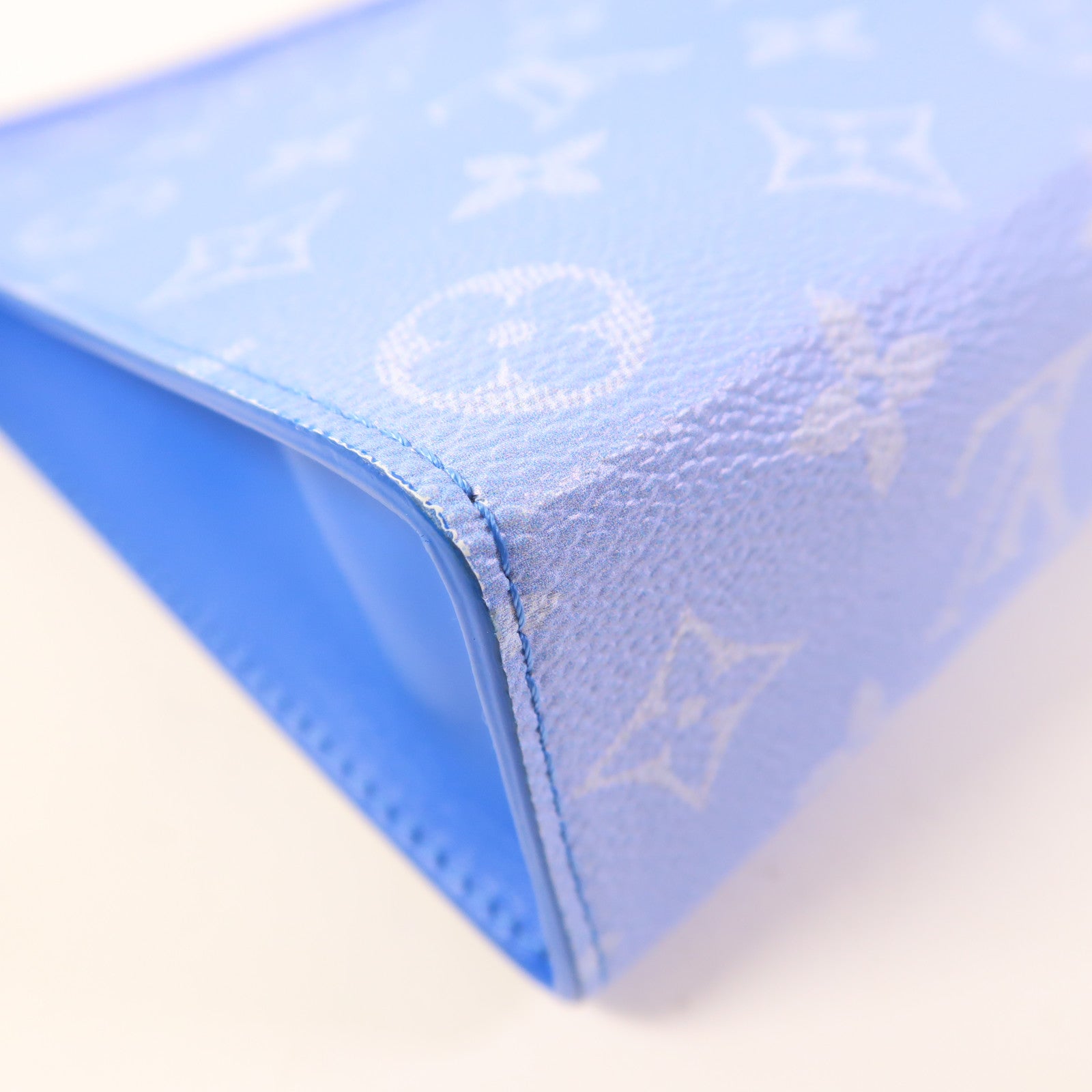 LOUIS VUITTON Monogram Pochette Voyage銀扣手拿包