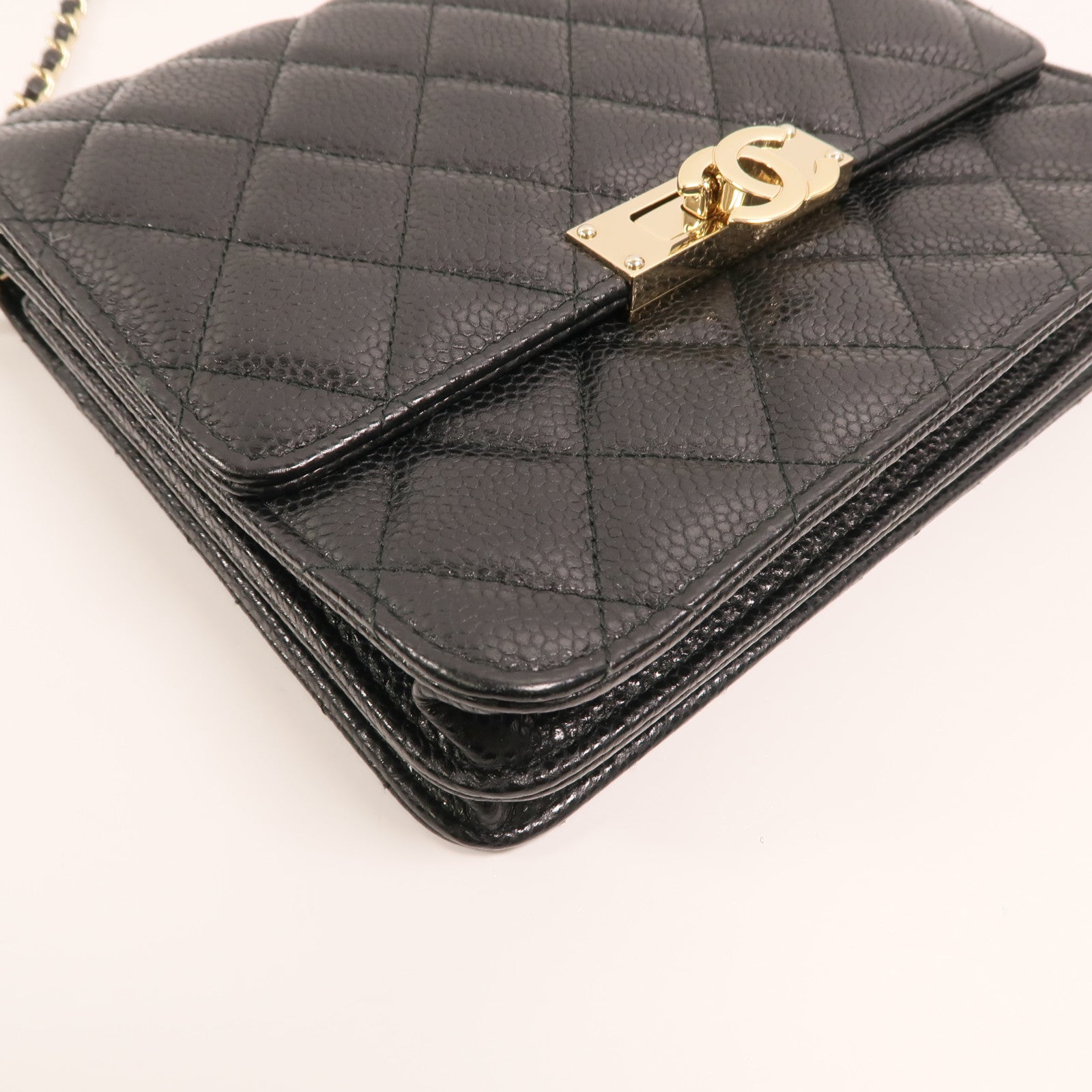 CHANEL 牛皮皮革Chain Shoulder金扣鏈帶肩背袋