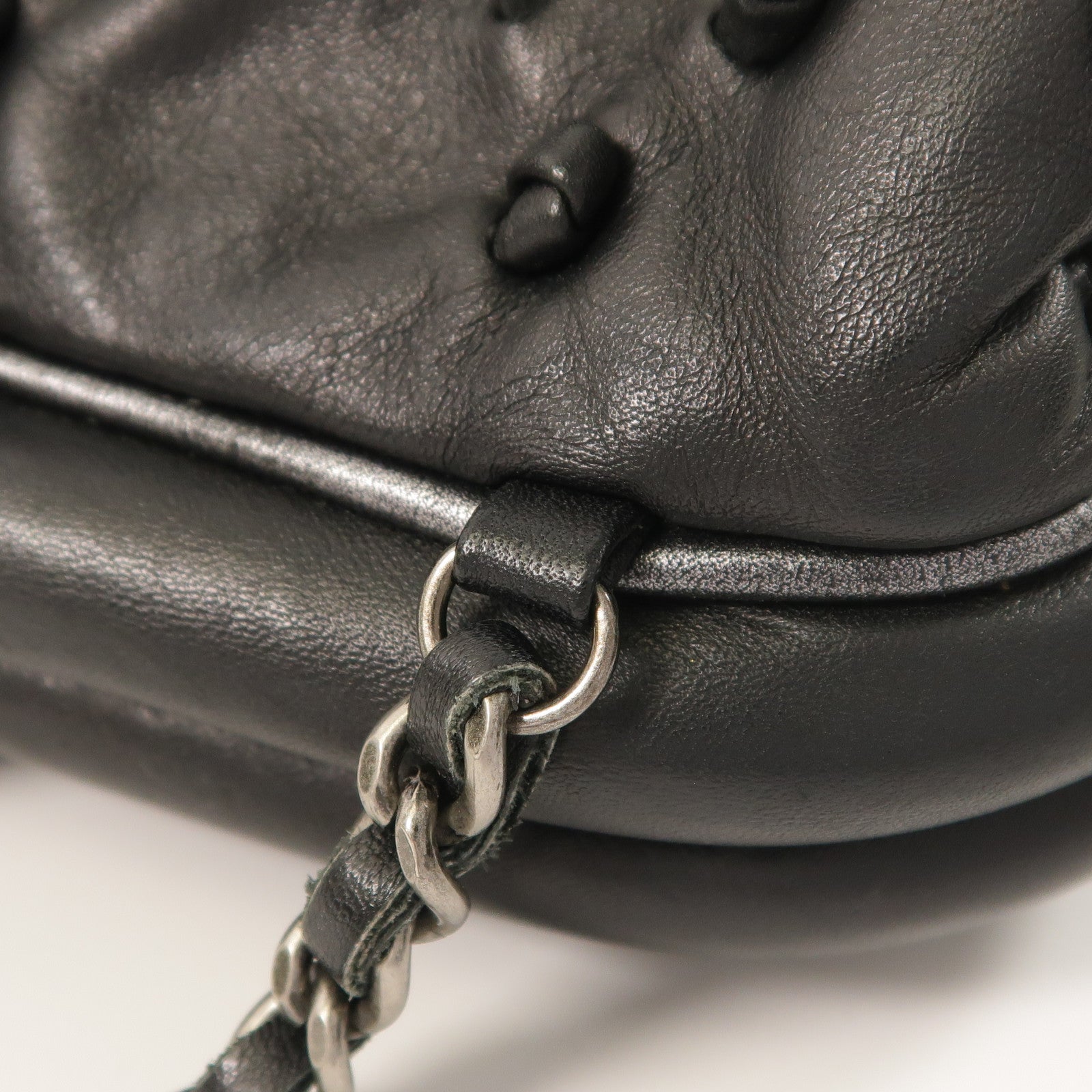 CHANEL 羊皮皮革Chic Knot Clutch Bag鏈帶肩背袋