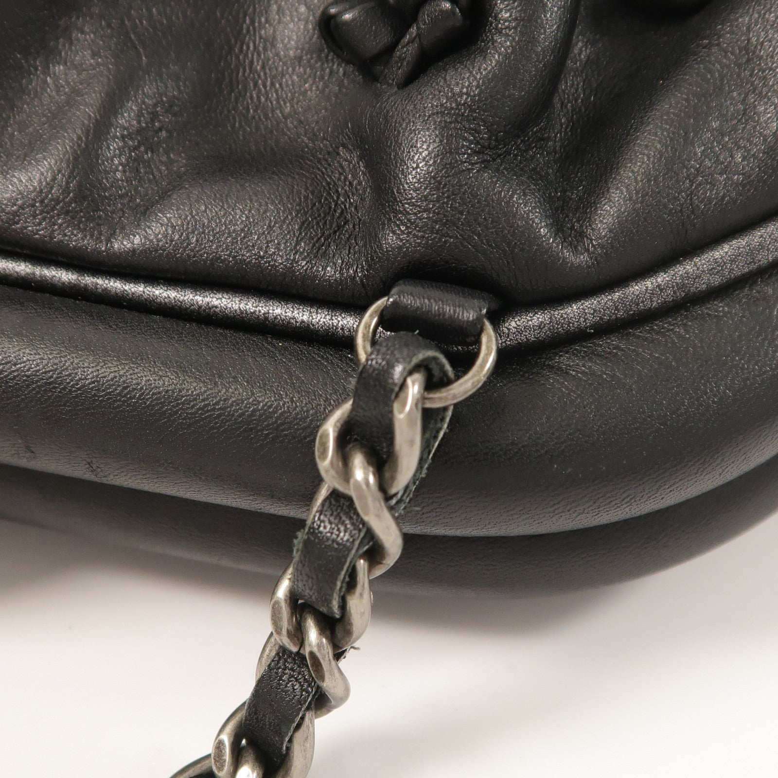 CHANEL 羊皮皮革Chic Knot Clutch Bag鏈帶肩背袋