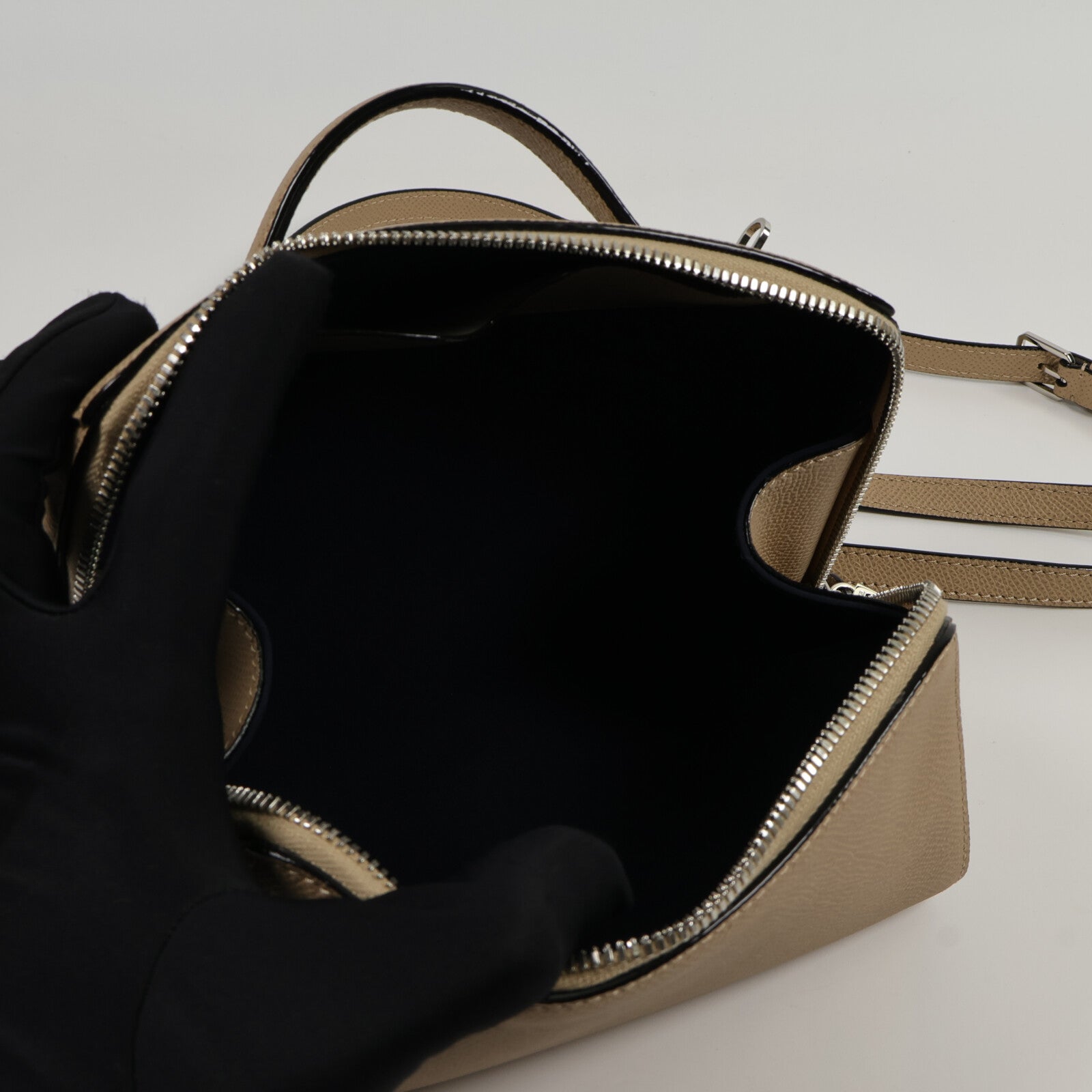Valextra 牛皮皮革Valextra V-Line Crossbody手挽肩背兩用袋