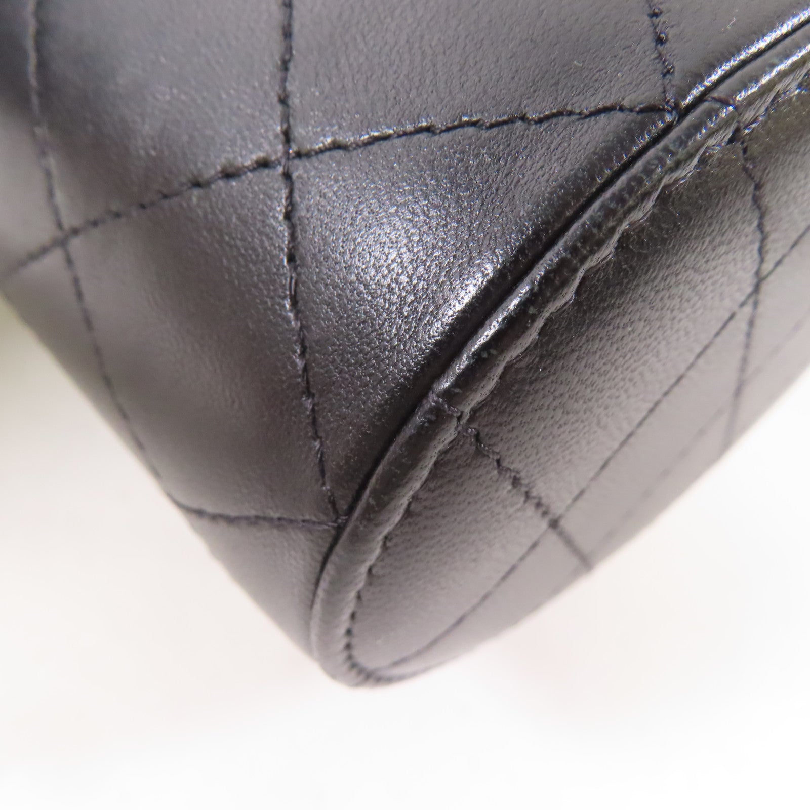 CHANEL 牛皮皮革Chain Shoulder金扣鏈帶肩背袋黑色