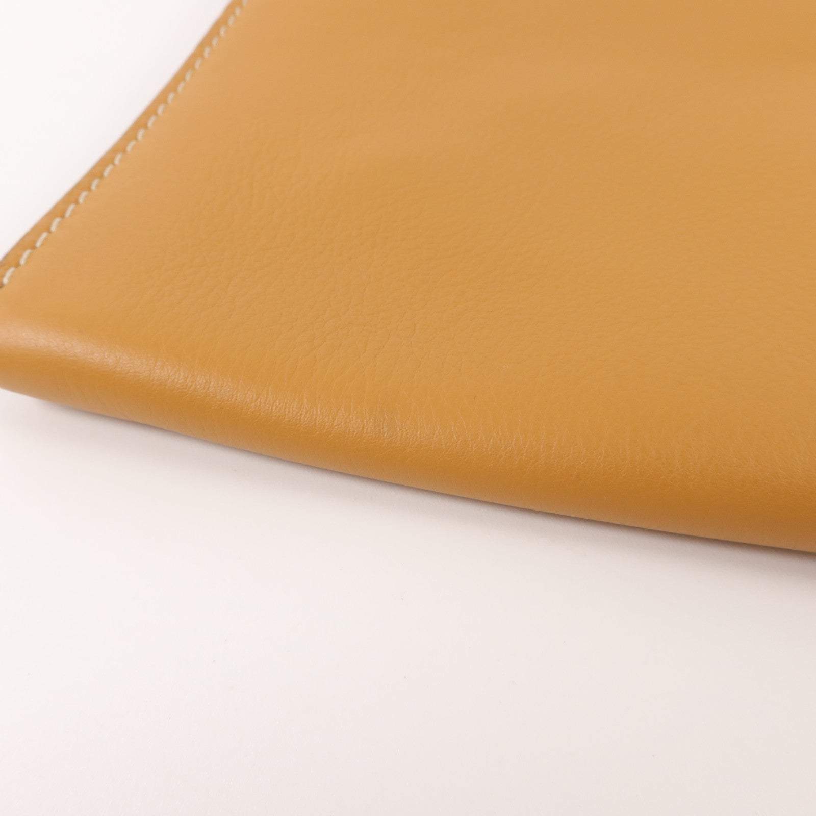 LOEWE 牛皮皮革Neck Pocket Bag肩背袋