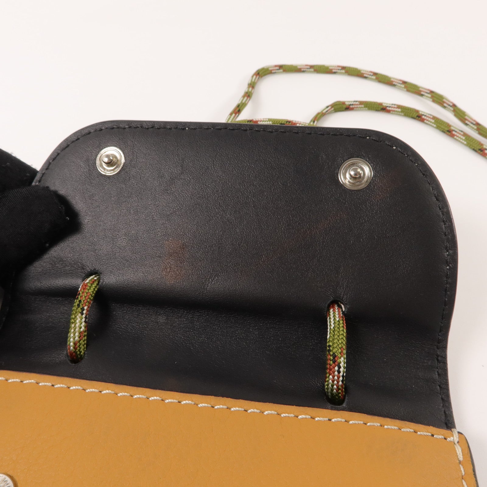 LOEWE 牛皮皮革Neck Pocket Bag肩背袋