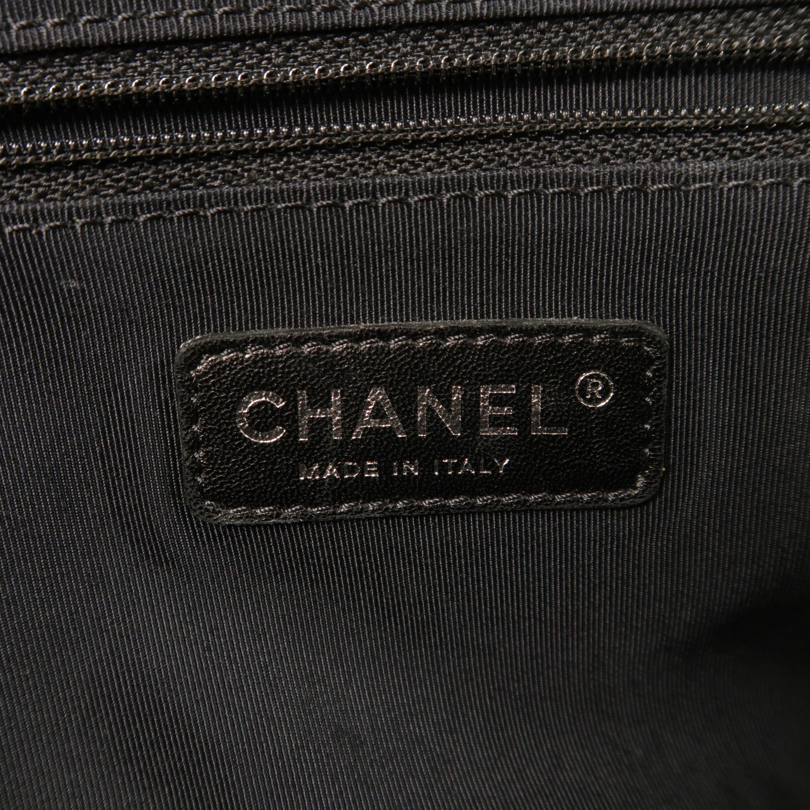 CHANEL 羊皮皮革Chic Knot Clutch Bag鏈帶肩背袋