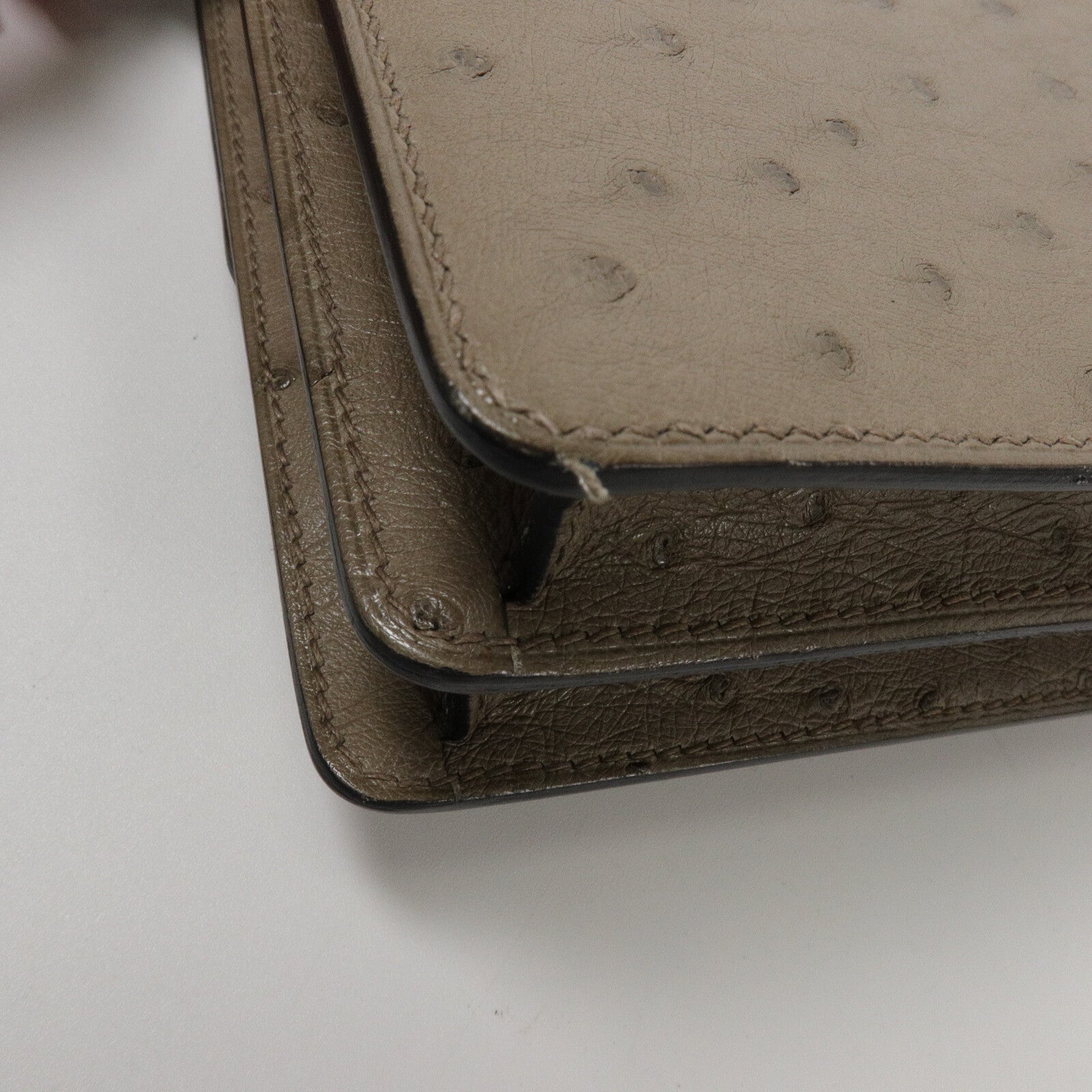 HERMES 鴕鳥皮革Roulis Mini肩背袋Gris Asphalt