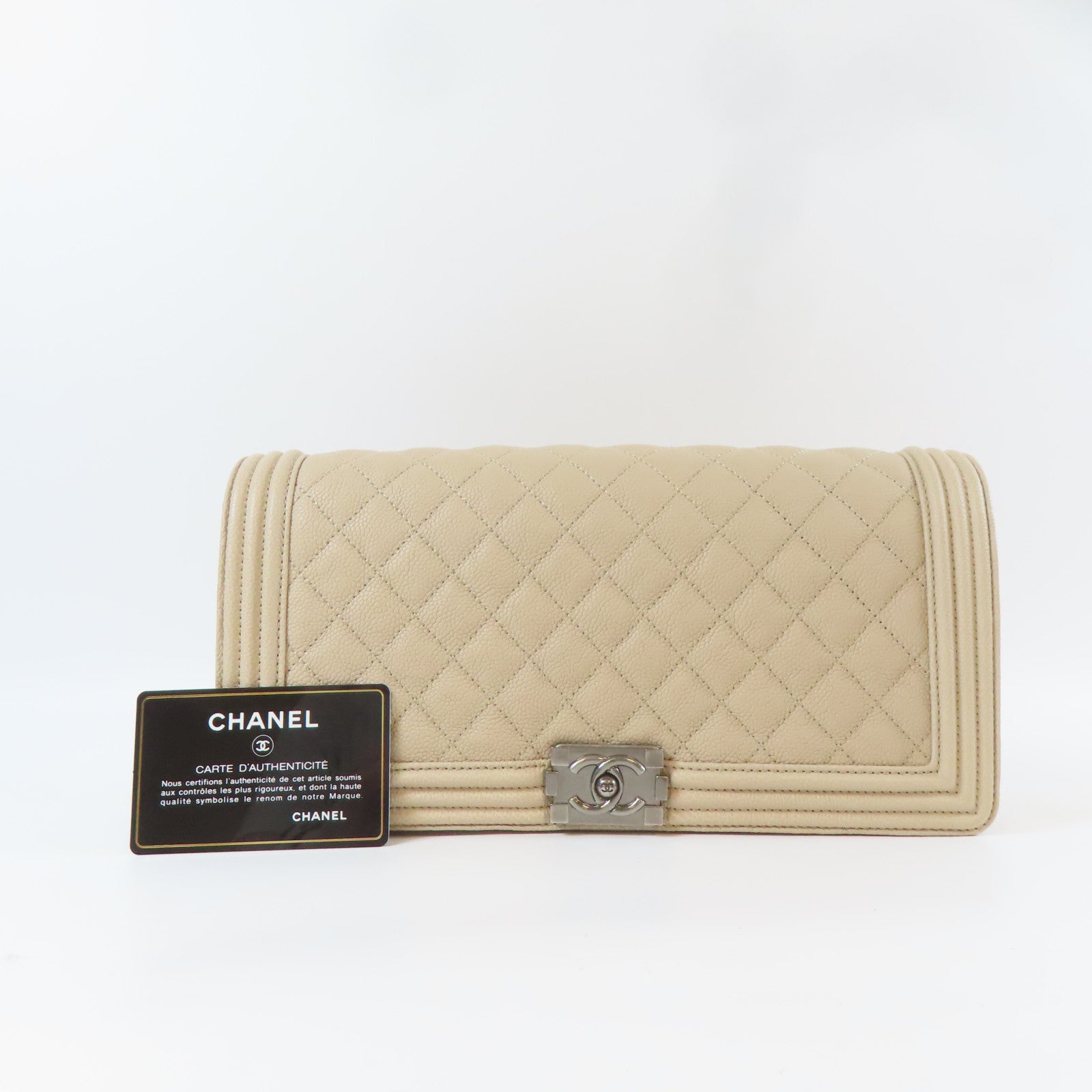 CHANEL 【激減優惠】菱格Caviar皮革Boy Clutch銀扣手拿包米色