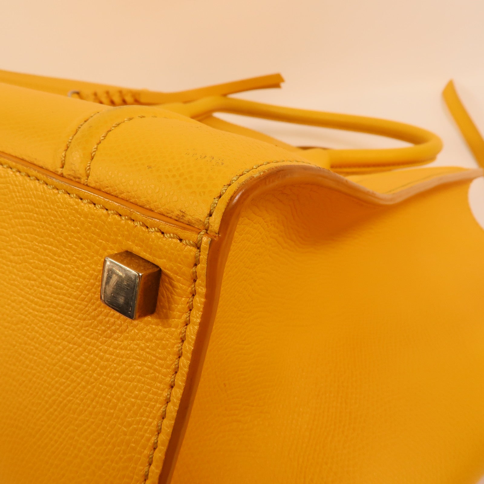 CELINE 牛皮皮革Medium Phantom Luggage手挽袋