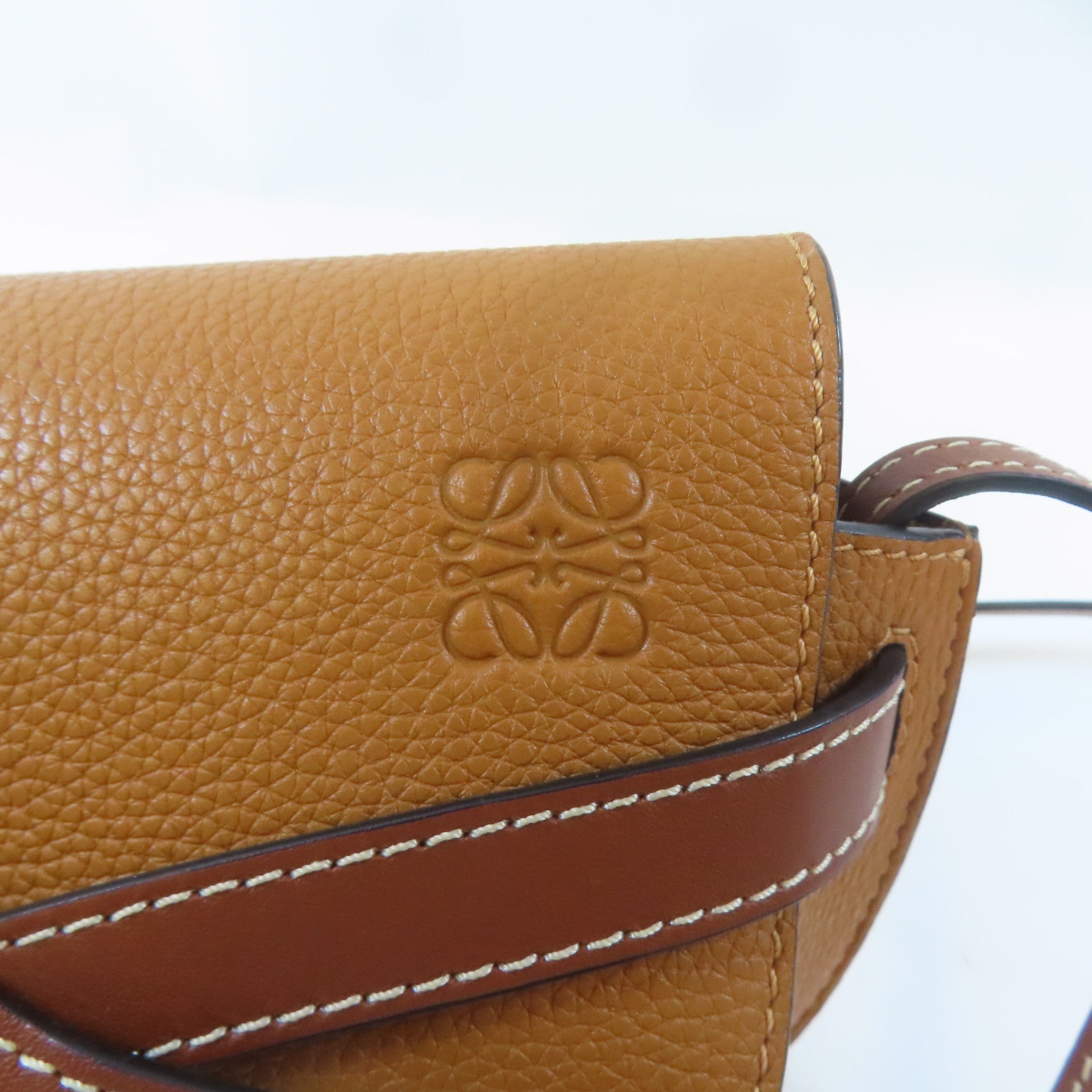 LOEWE 【激減優惠】牛皮皮革Mini Gate金扣肩背袋啡色