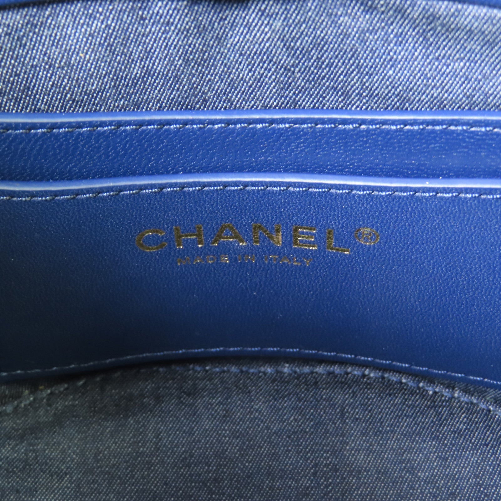 CHANEL 【激減優惠】牛皮皮革Vanity Case 金扣鏈帶肩背袋