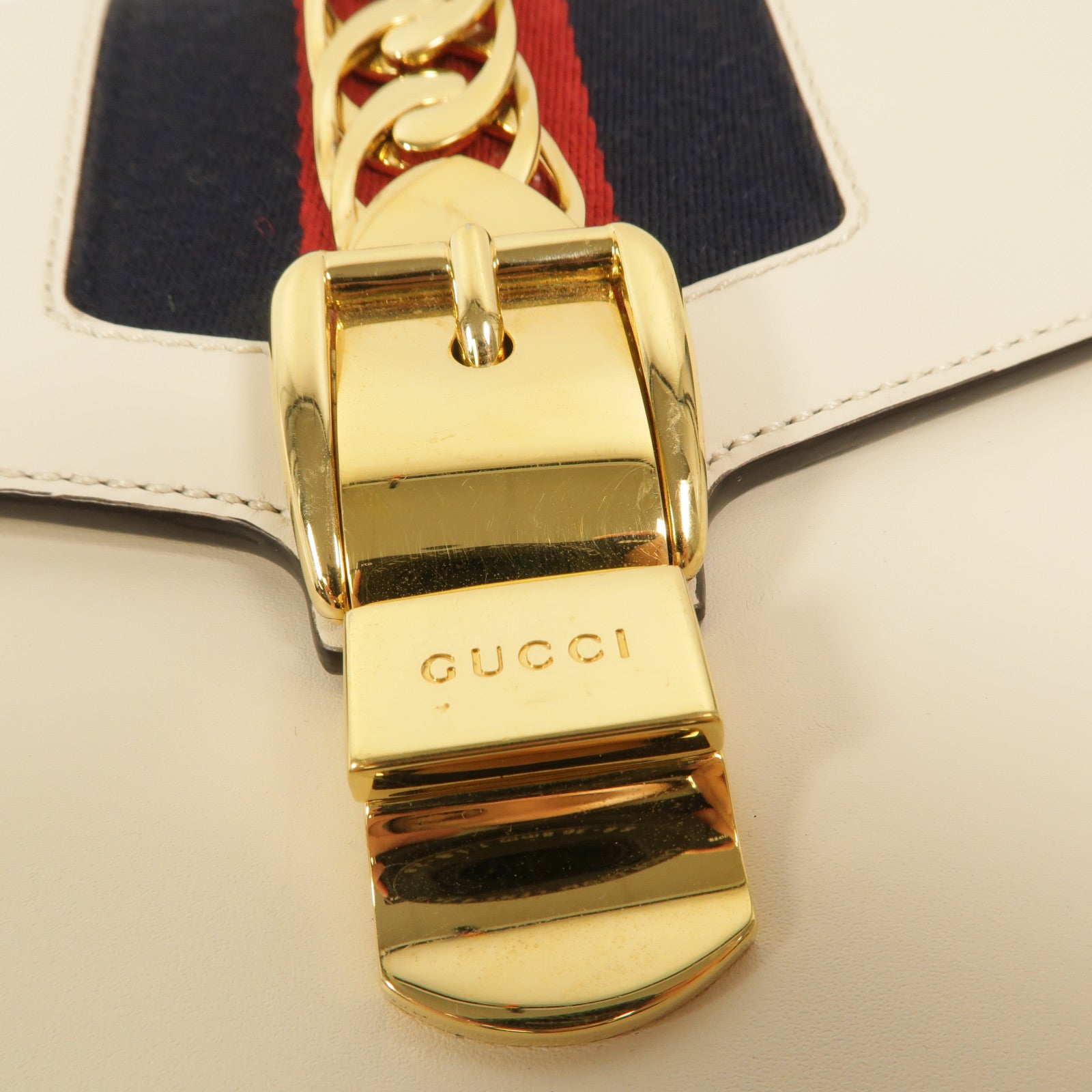GUCCI 牛皮皮革Sylvie肩背袋