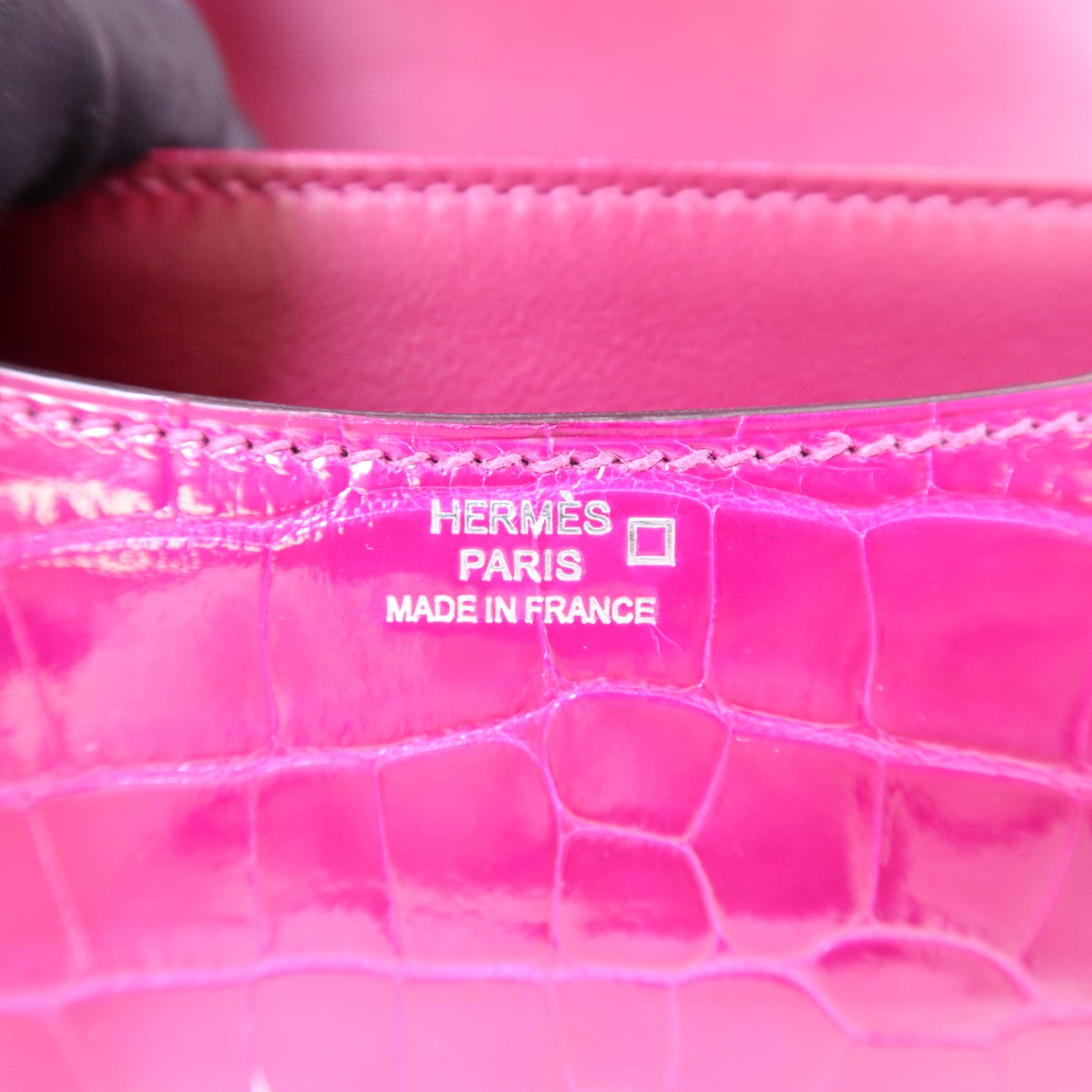 HERMES 鱷魚皮革Constance Mini銀扣肩背袋Rose Scheherazade