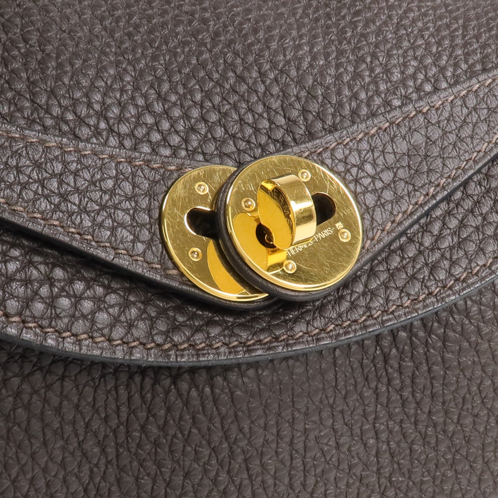 HERMES Clemence皮革Lindy 26金扣手挽肩背兩用袋Ebene