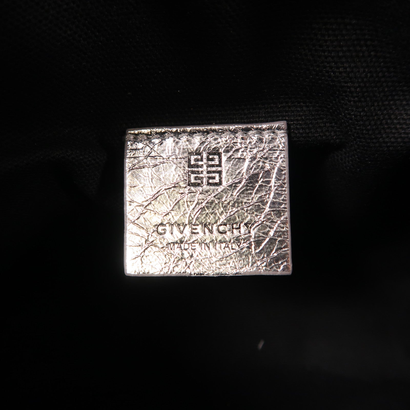 GIVENCHY 皮革Nano Voyou銀扣手挽肩背兩用袋