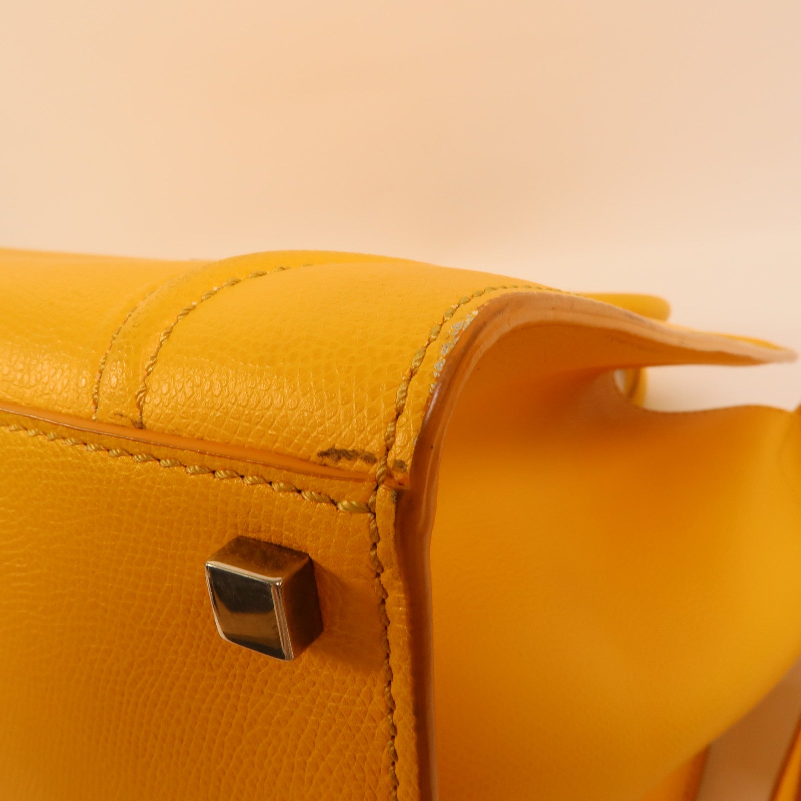 CELINE 牛皮皮革Medium Phantom Luggage手挽袋