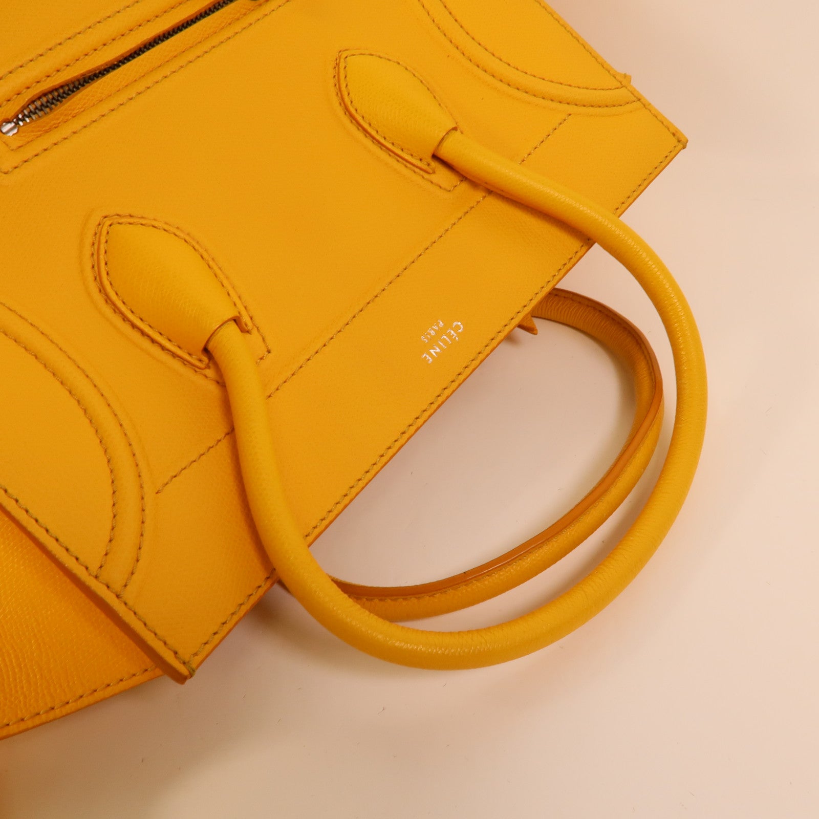 CELINE 牛皮皮革Medium Phantom Luggage手挽袋