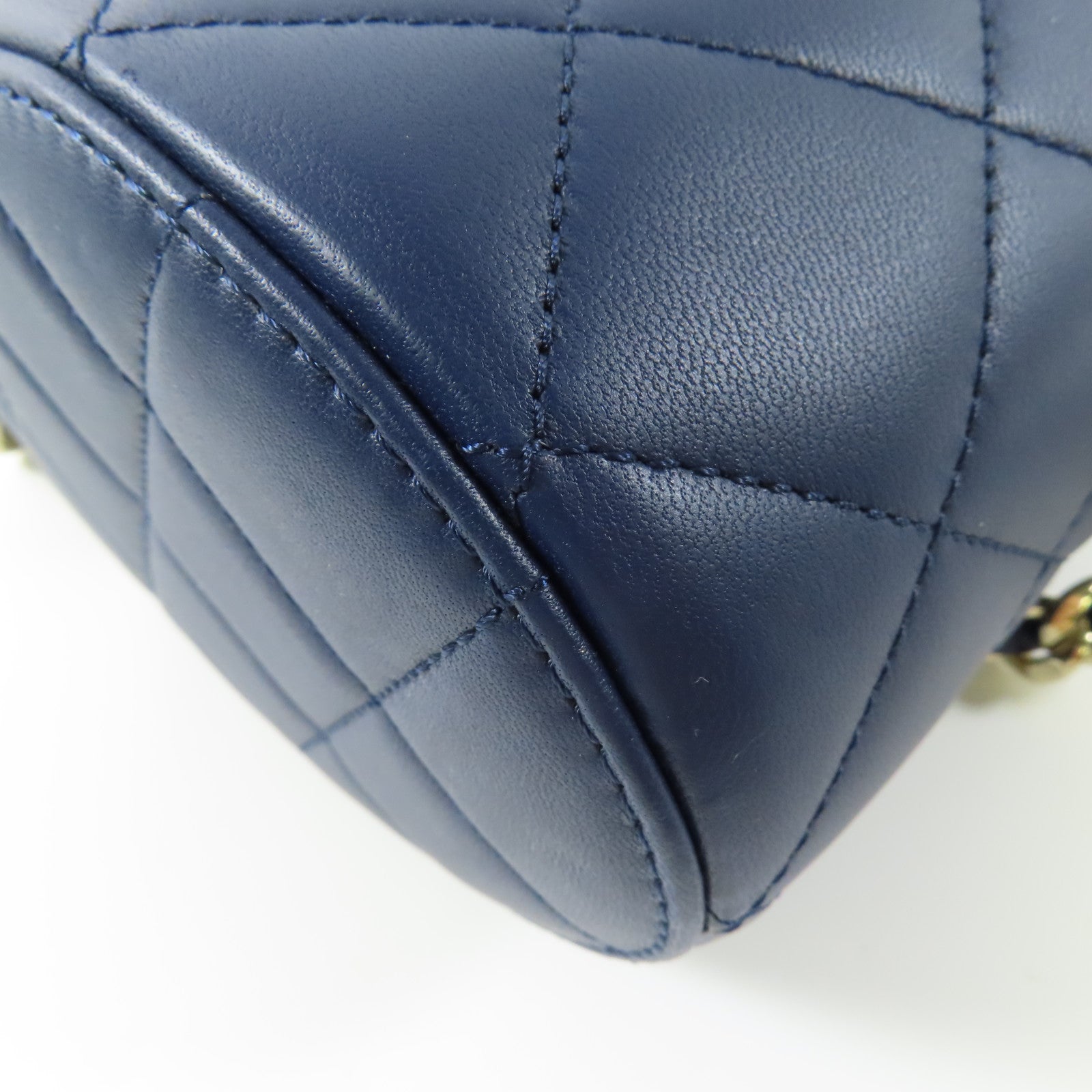 CHANEL 牛皮皮革Vanity Case 金扣鏈帶肩背袋