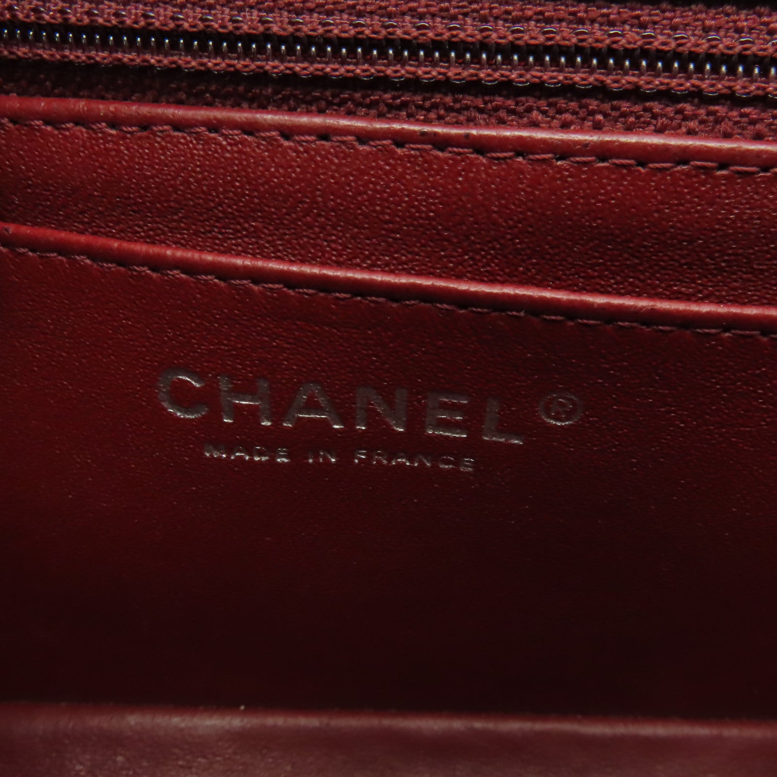 CHANEL **【清倉大減價】菱格Caviar皮革Classic Flap 20cm銀扣鏈帶肩背袋深紅色