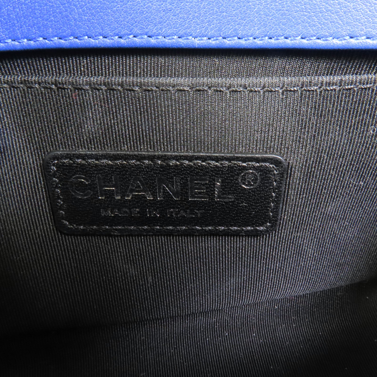 CHANEL 漆皮皮革Boy 20銀扣鏈帶肩背袋