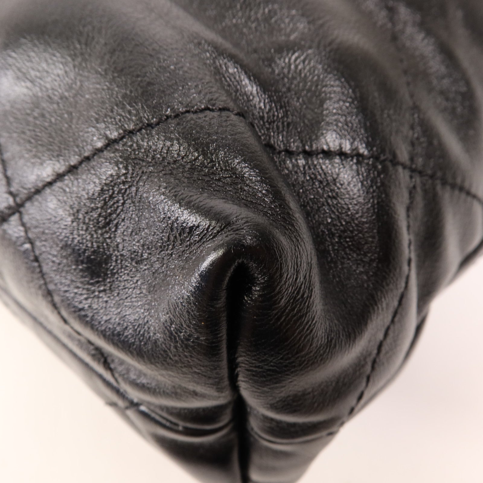 CHANEL 牛皮皮革Chanel 22 Small金扣鏈帶肩背袋