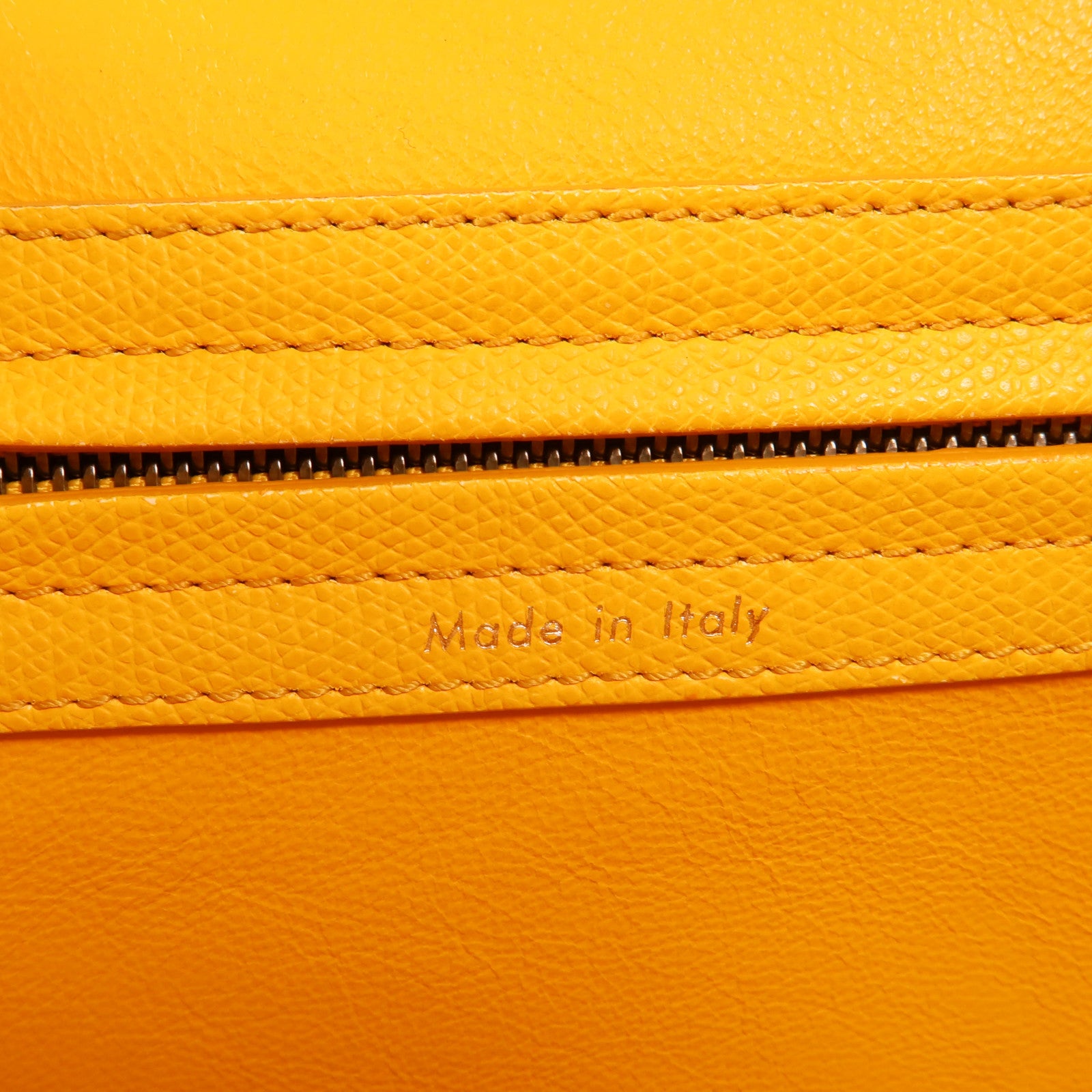 CELINE 牛皮皮革Medium Phantom Luggage手挽袋