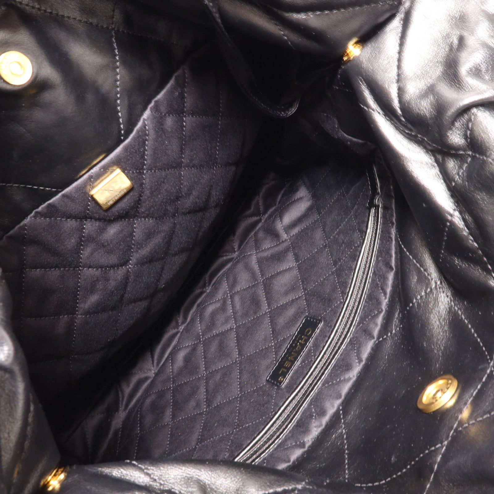 CHANEL 牛皮皮革Chanel 22 Small金扣鏈帶肩背袋