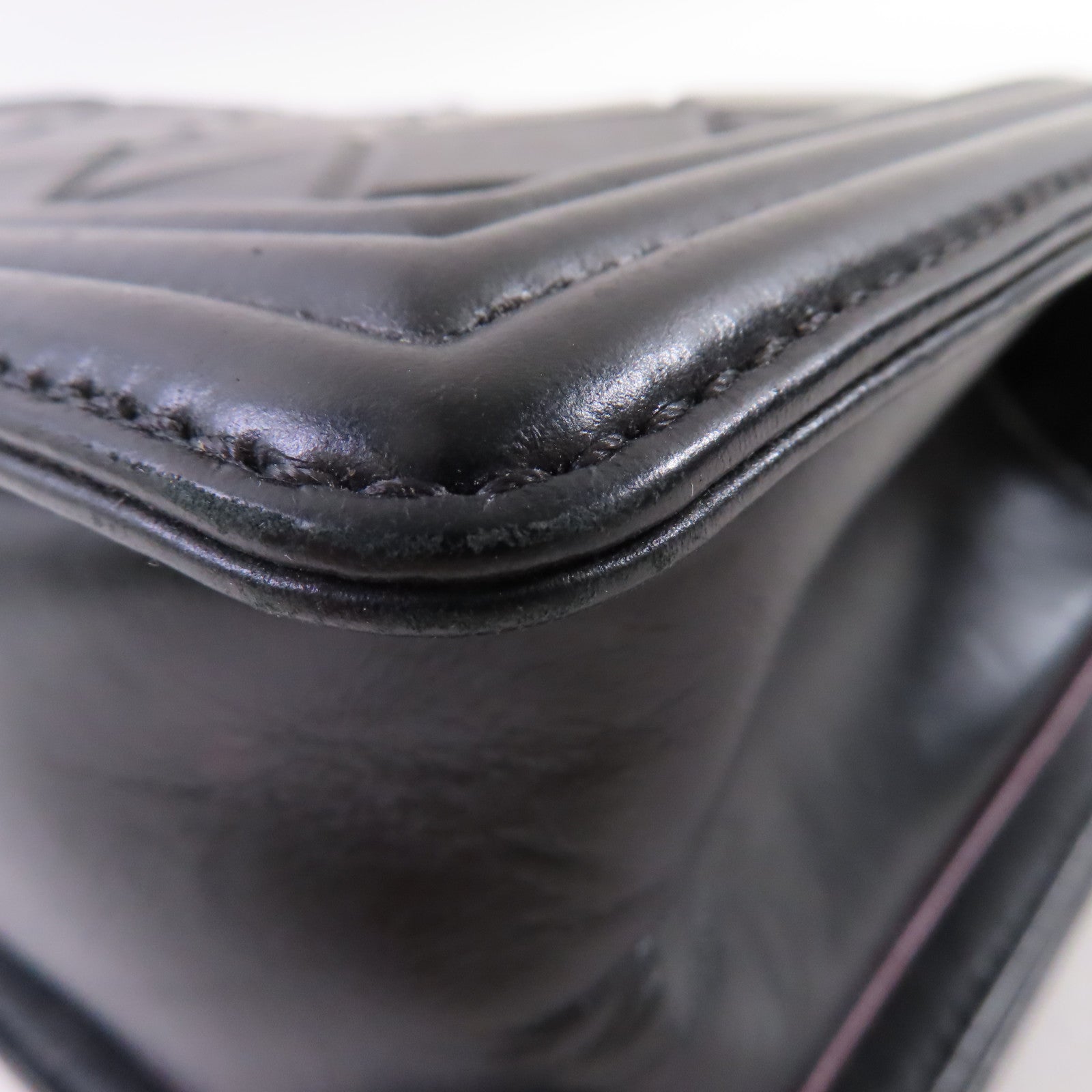 CHANEL 菱格牛皮皮革Boy Chanel 25cm Chain Shoulder Bag銀扣鏈帶肩背袋黑色