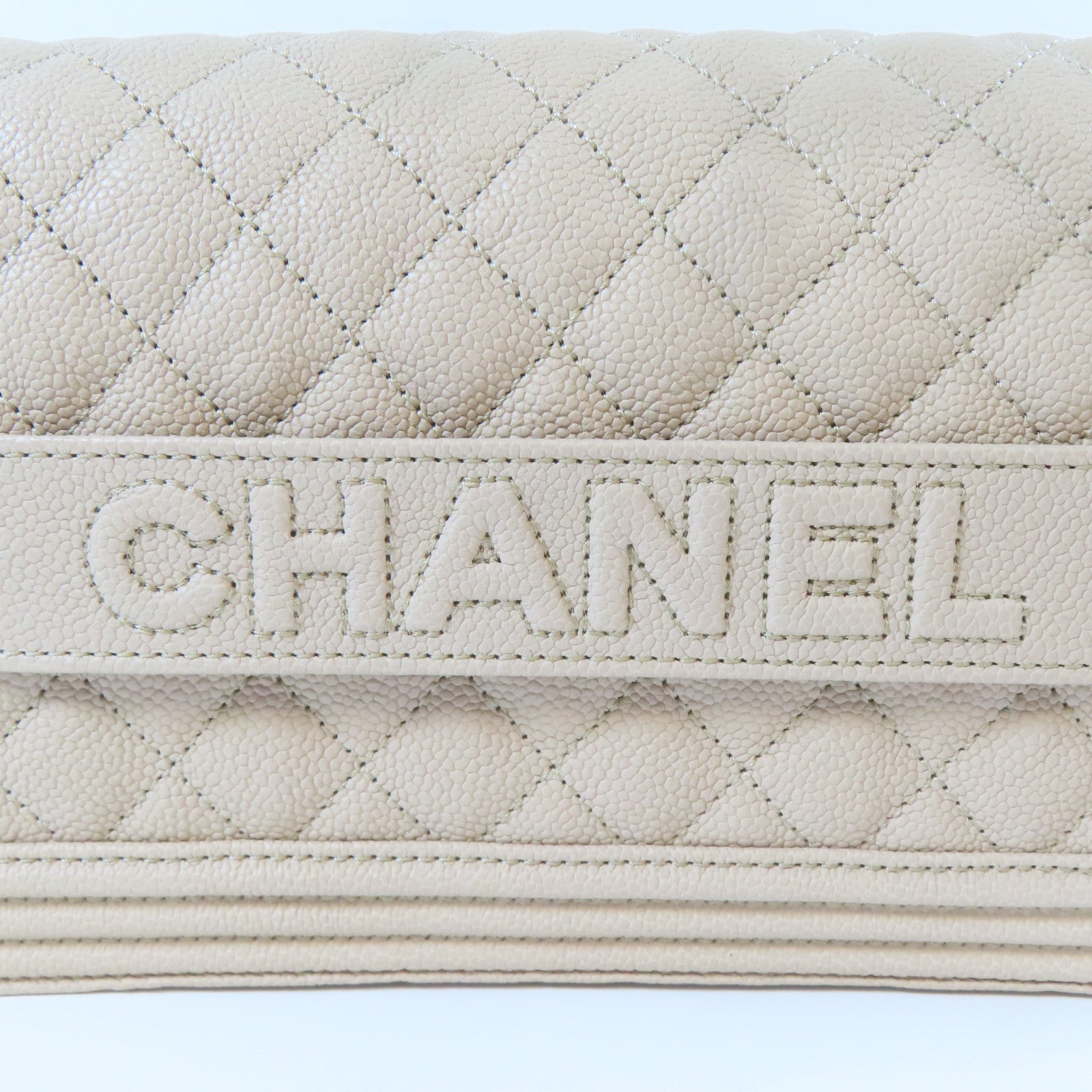 CHANEL 【激減優惠】菱格Caviar皮革Boy Clutch銀扣手拿包米色