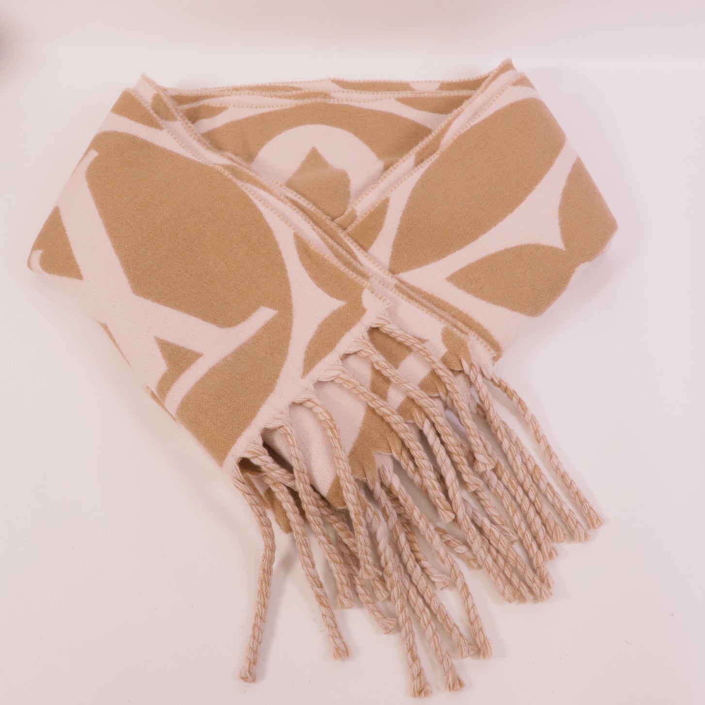 LOUIS VUITTON Cashmere Medailion圍巾
