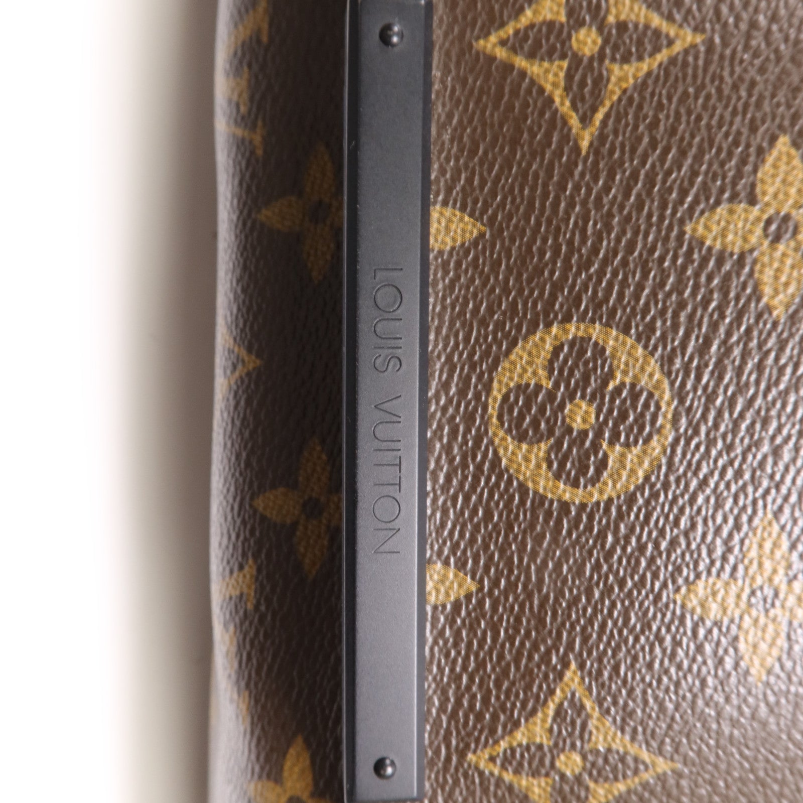 LOUIS VUITTON Monogram Macassar Distrist MM銀扣肩背袋