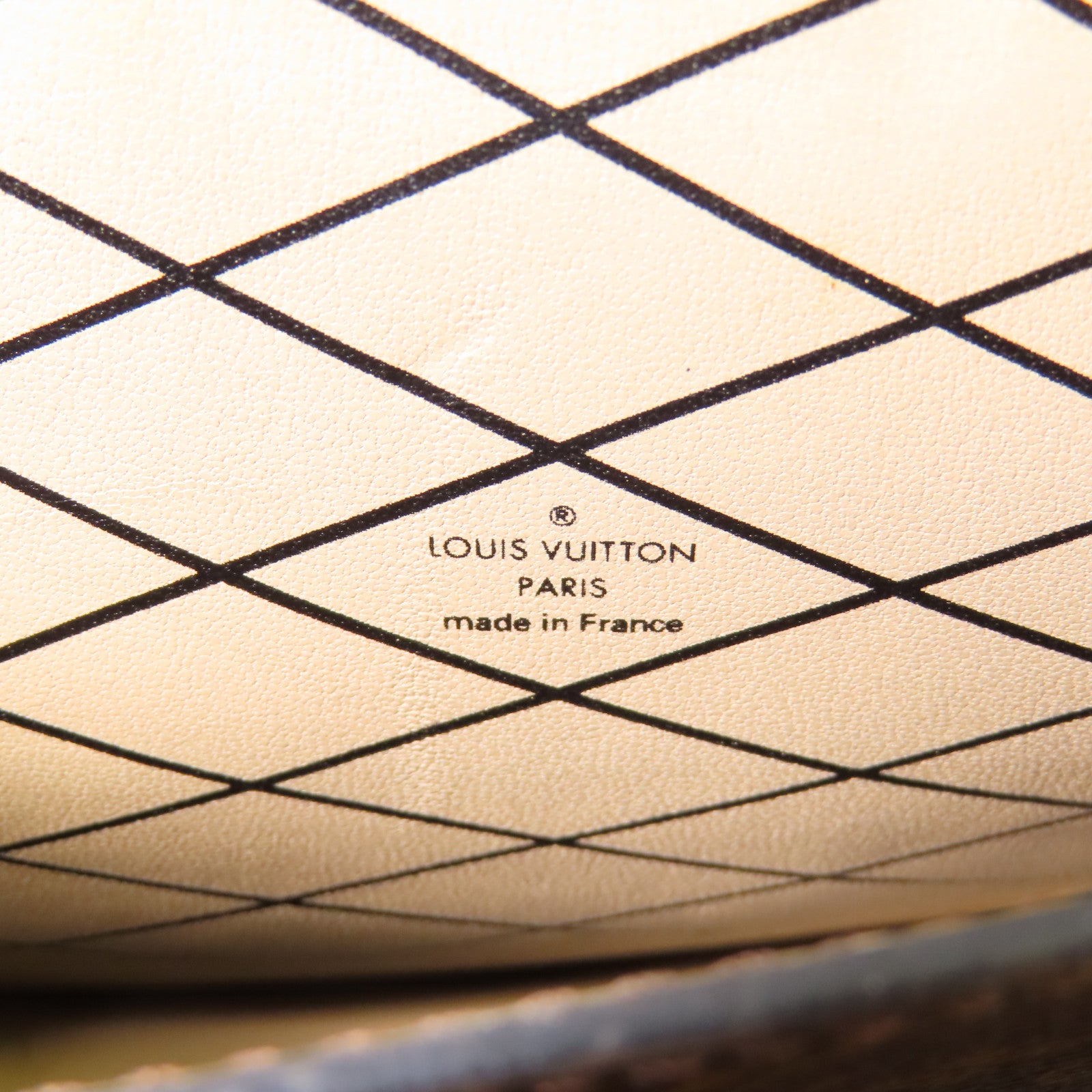 LOUIS VUITTON Monogram Reverse Trunk Clutch金扣肩背袋棕色