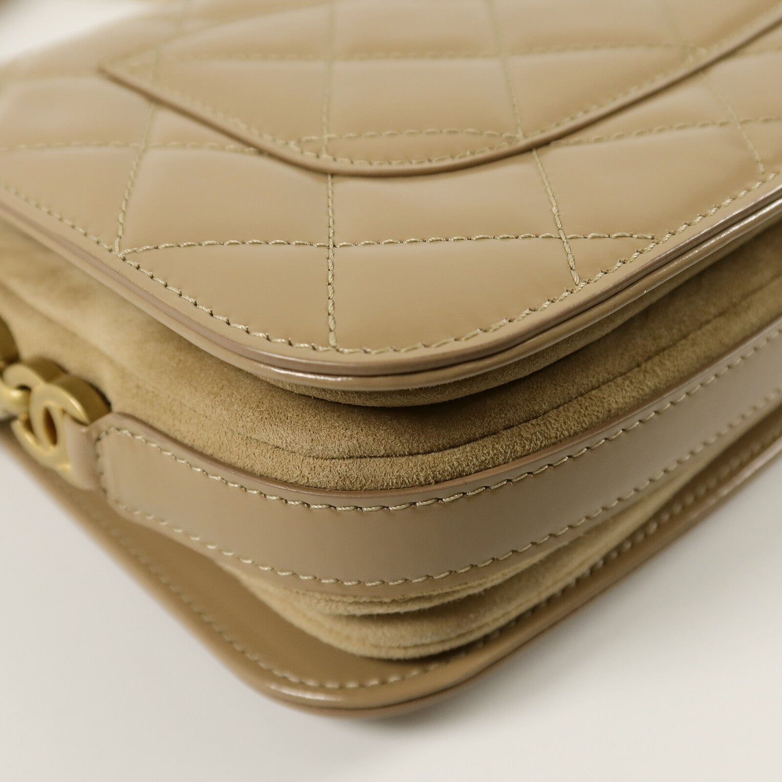 CHANEL 漆皮皮革Mini Messenger Bag肩背袋