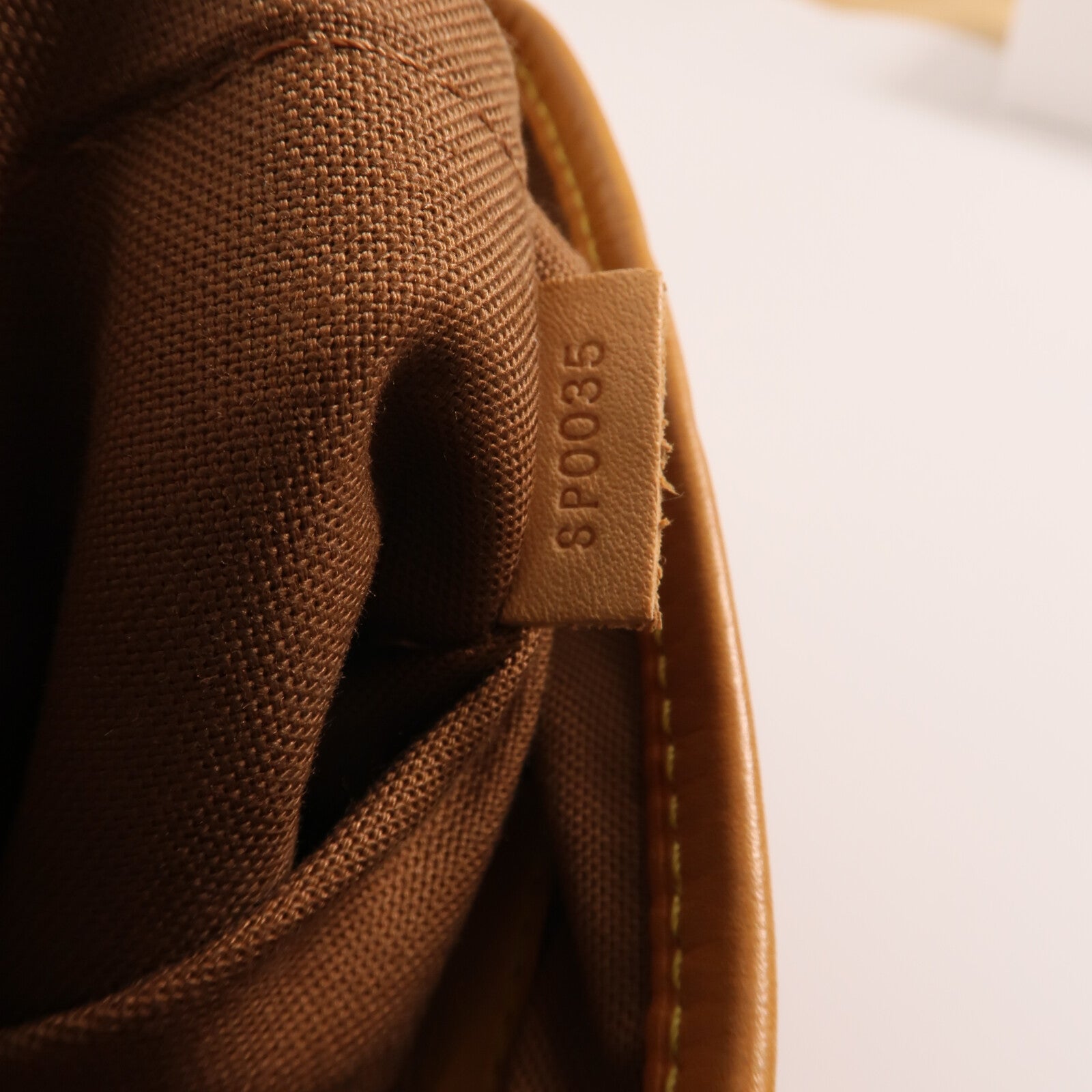 LOUIS VUITTON 【激減優惠】Monogram Batignolles Vertical金扣手挽袋