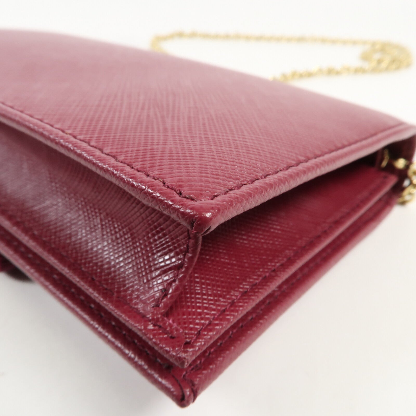 Salvatore Ferragamo 牛皮皮革Vara Wallet On Chain金扣鏈帶肩背袋